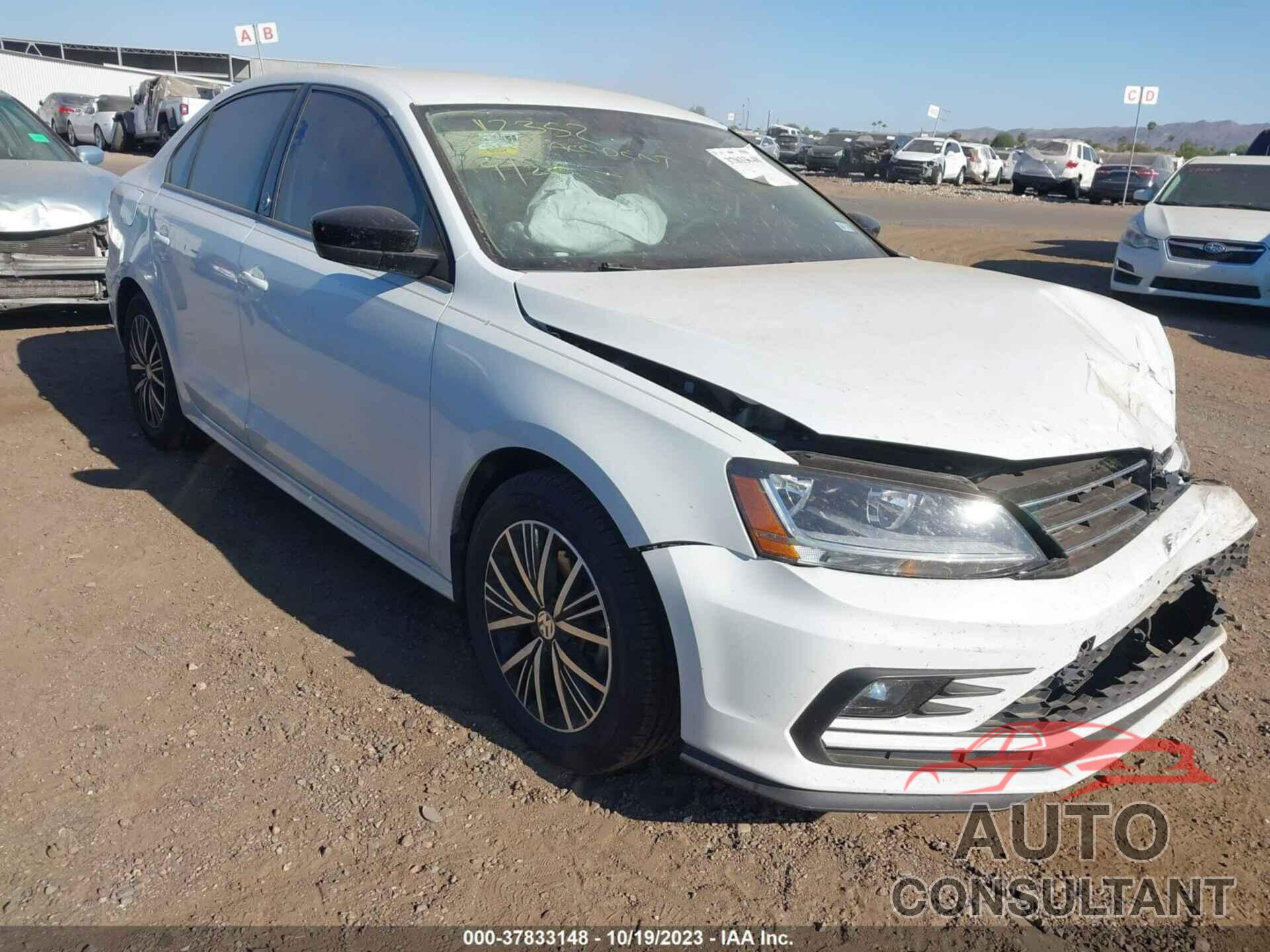 VOLKSWAGEN JETTA 2018 - 3VWDB7AJ4JM236996