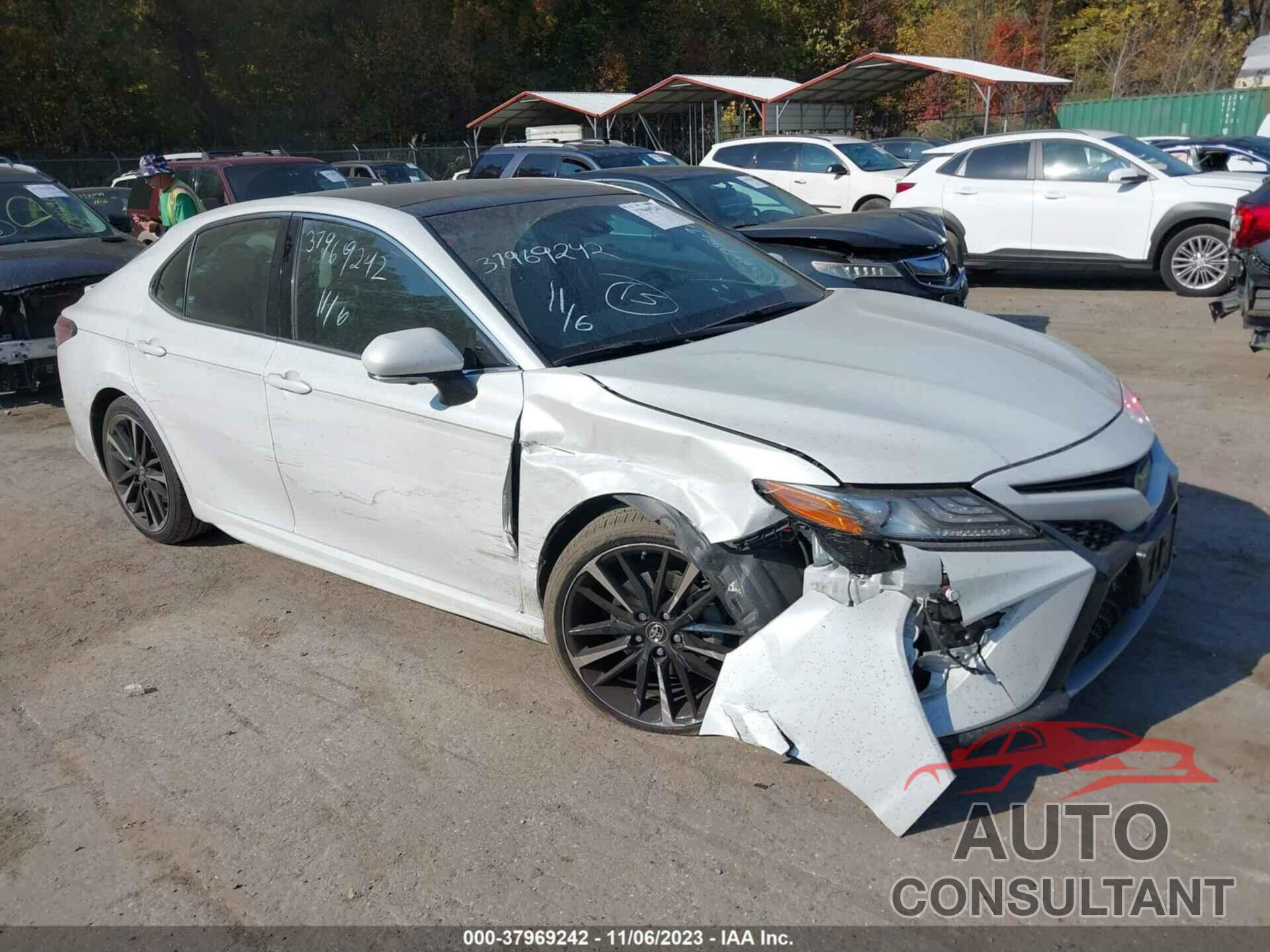 TOYOTA CAMRY 2018 - 4T1B61HK9JU080018