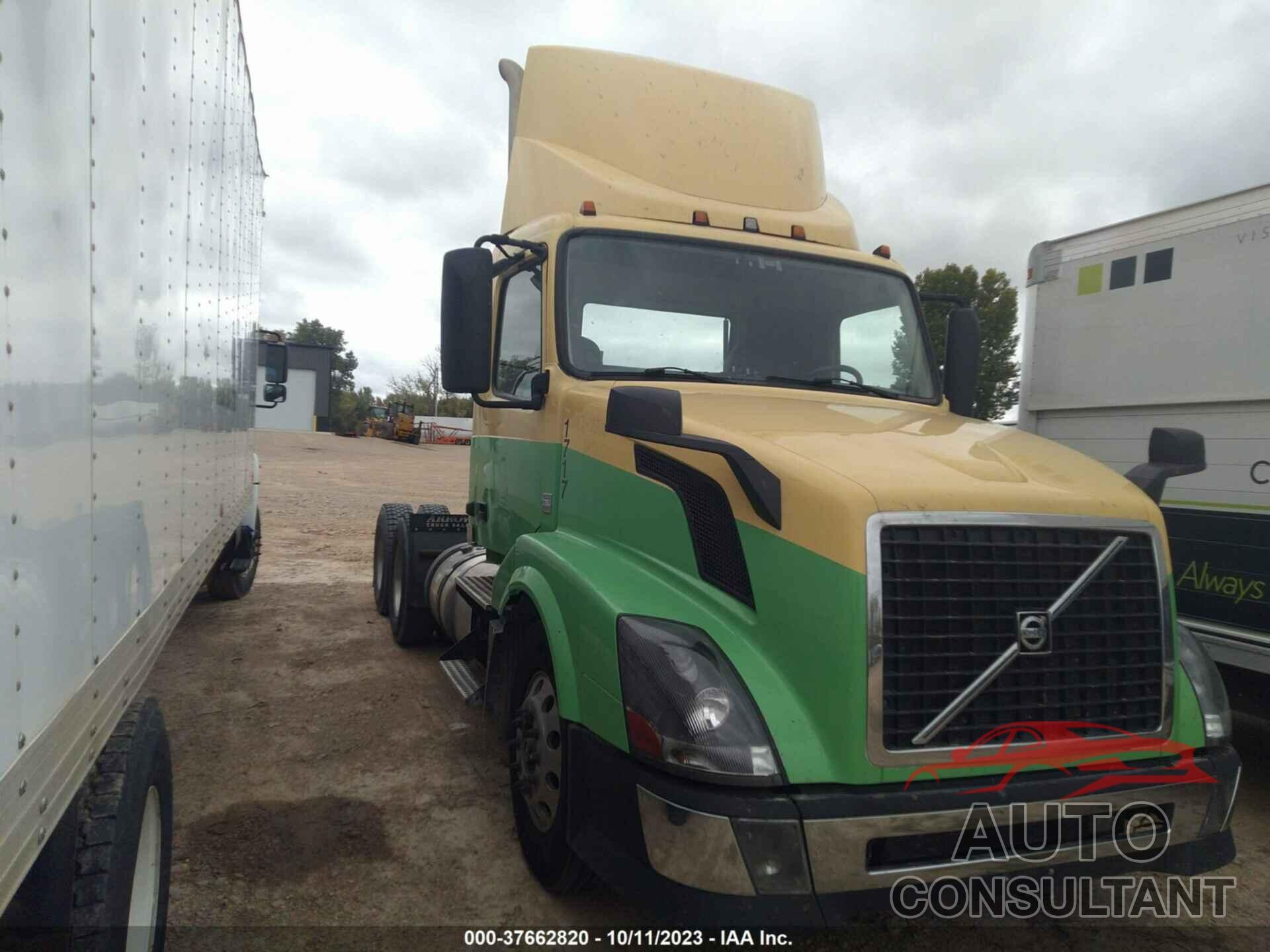 VOLVO VN 2015 - 4V4NC9EH6FN925771