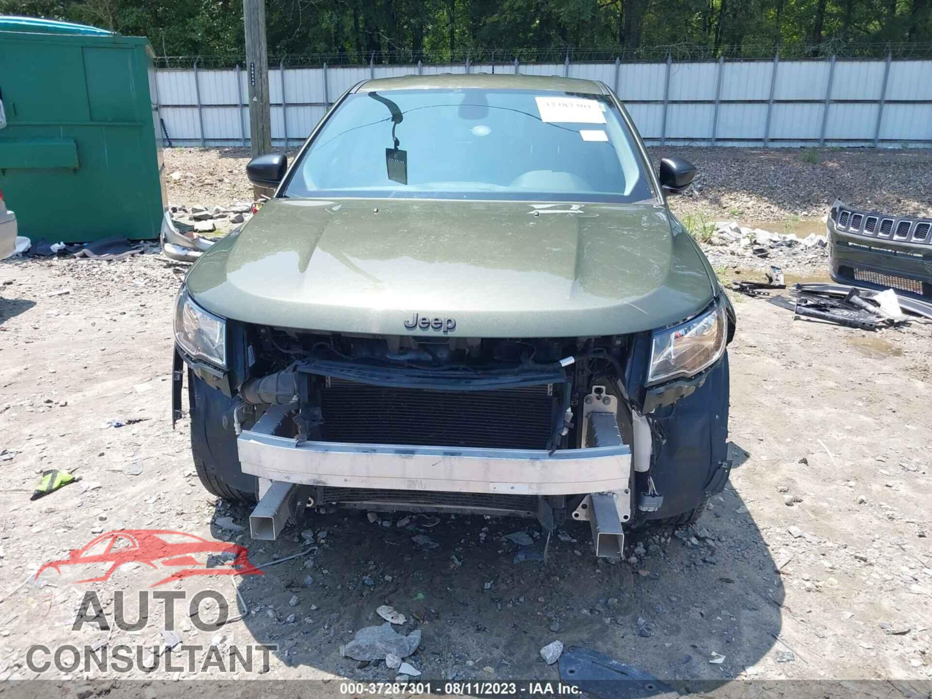 JEEP COMPASS 2018 - 3C4NJCAB7JT376302