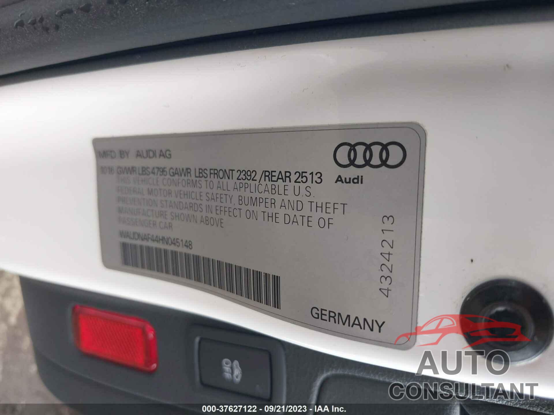 AUDI A4 2017 - WAUDNAF44HN045148