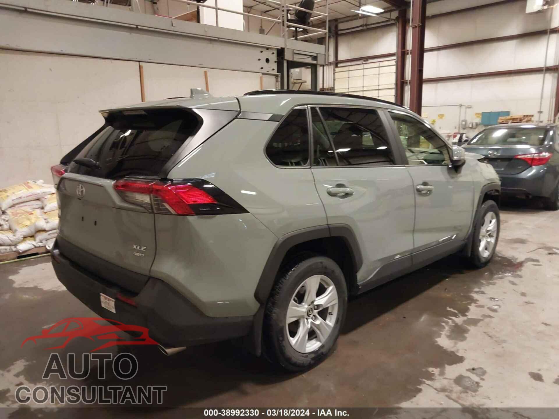 TOYOTA RAV4 2019 - JTMP1RFV2KD018448