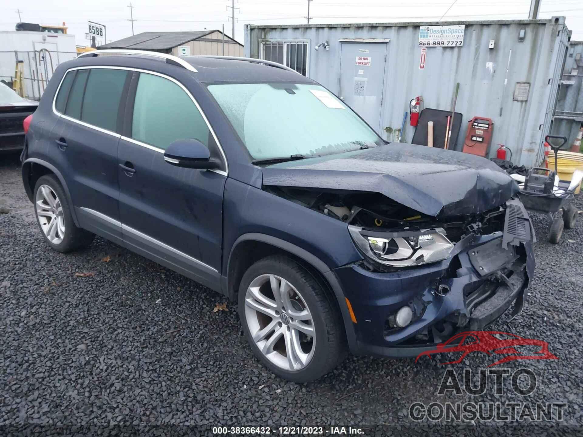 VOLKSWAGEN TIGUAN 2016 - WVGBV7AX5GW561750