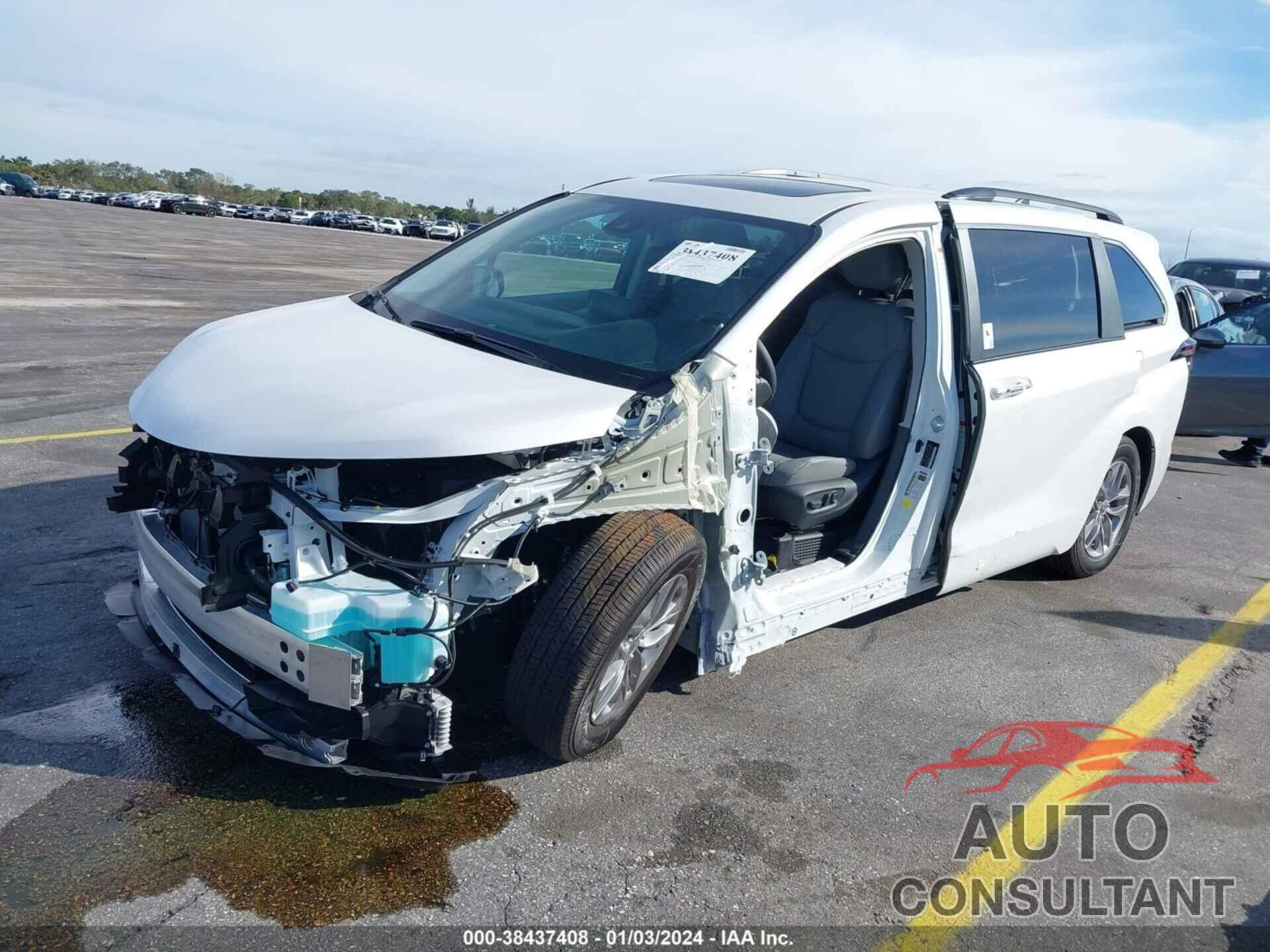 TOYOTA SIENNA 2023 - 5TDYRKEC9PS174471