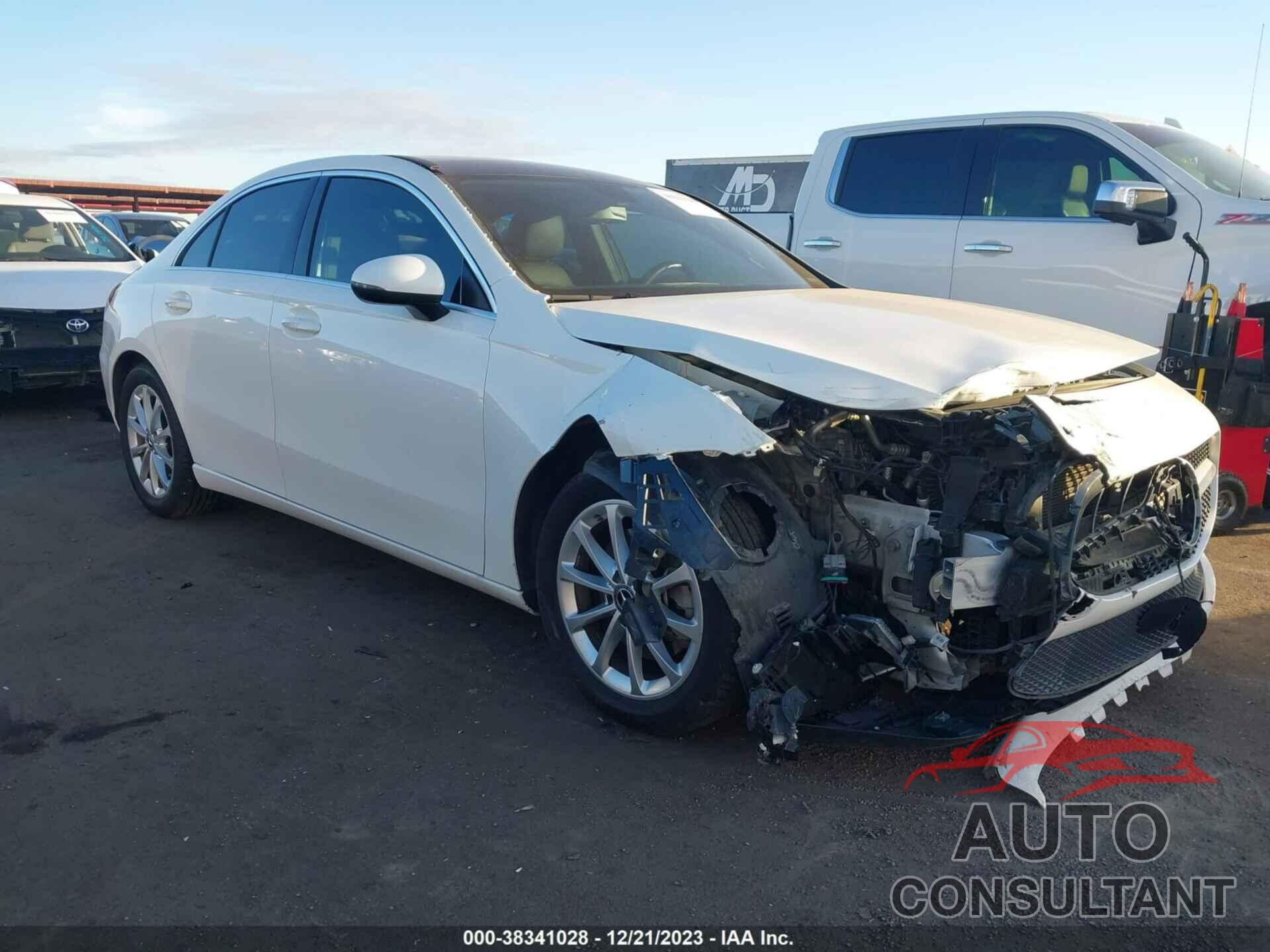 MERCEDES-BENZ A 220 2019 - WDD3G4EB3KW018105