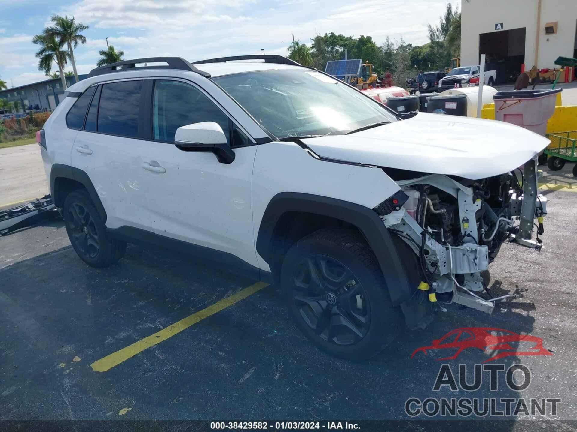 TOYOTA RAV4 2023 - 2T3J1RFV1PW360005