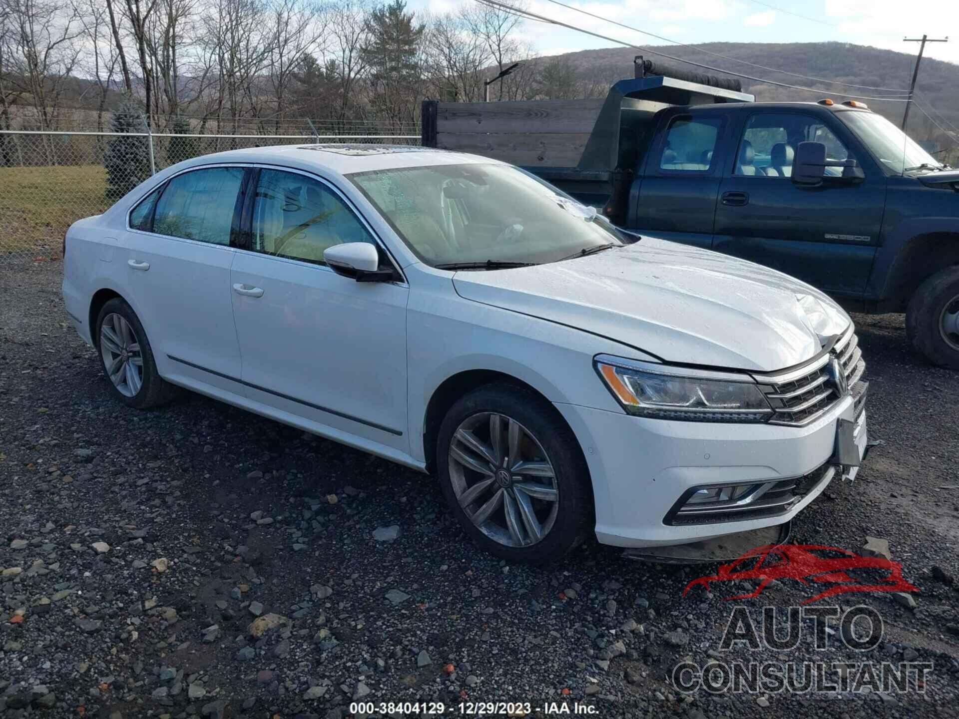 VOLKSWAGEN PASSAT 2017 - 1VWCT7A31HC056218