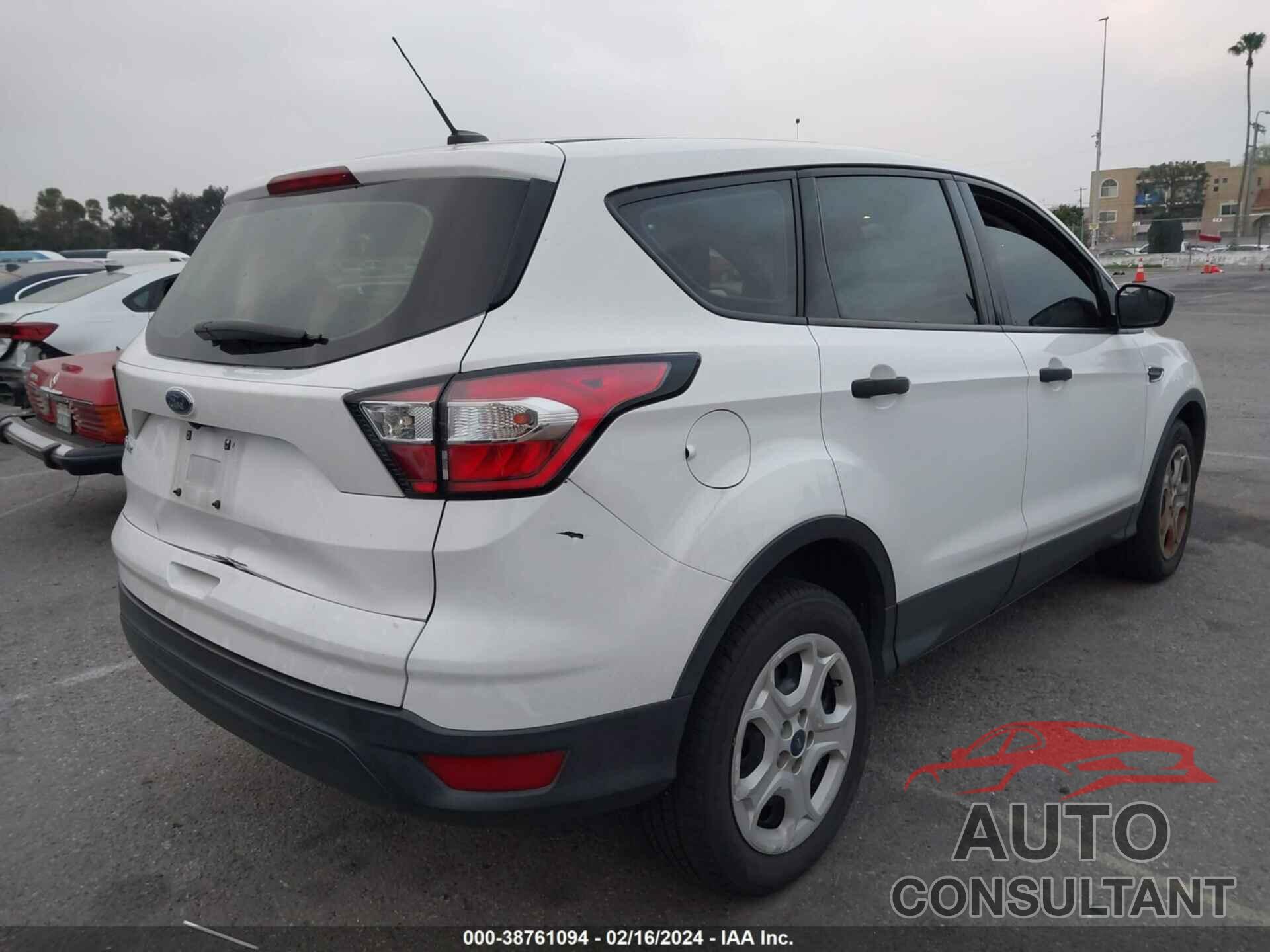 FORD ESCAPE 2018 - 1FMCU0F7XJUB17323