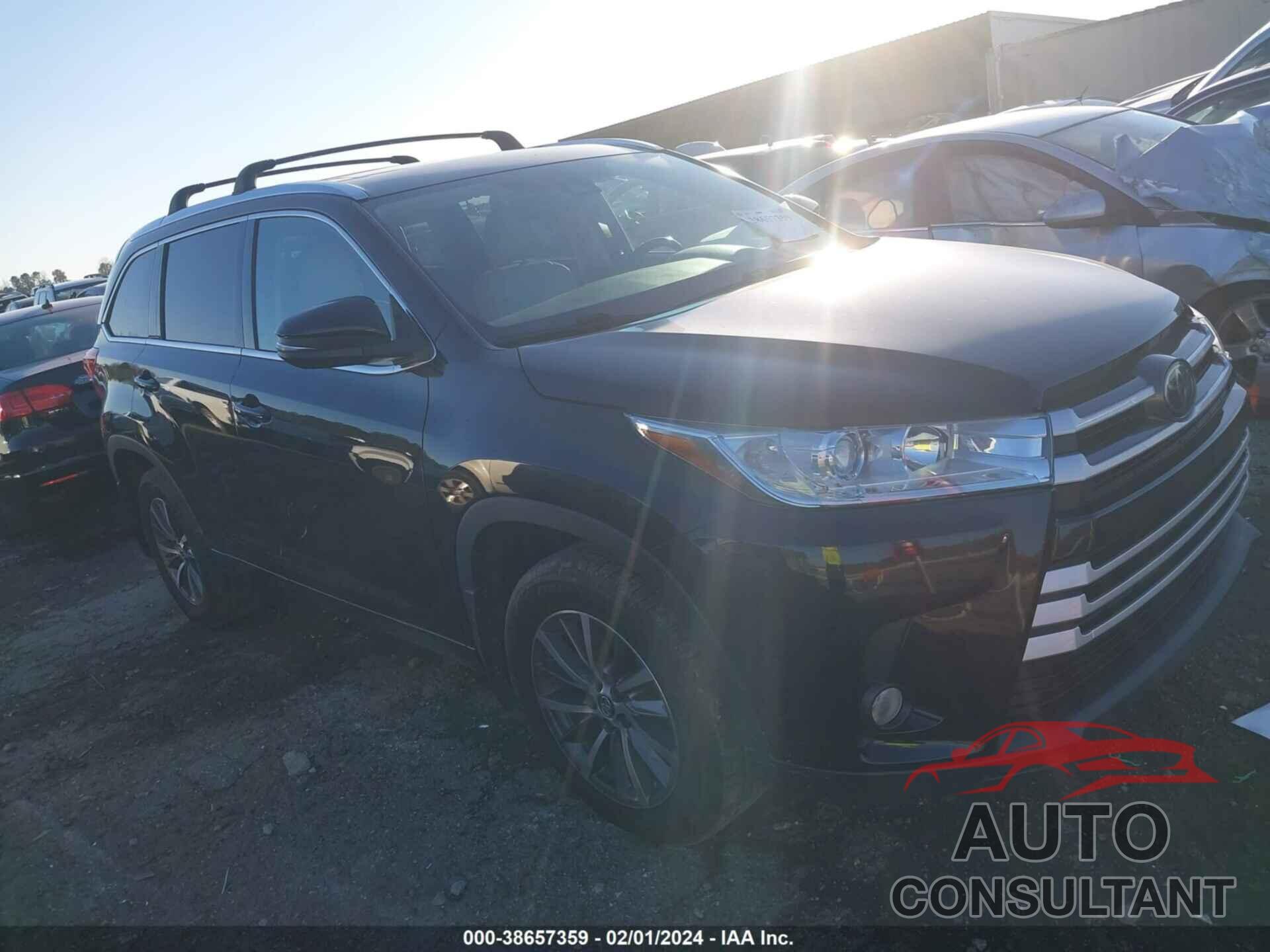 TOYOTA HIGHLANDER 2018 - 5TDJZRFH3JS558743