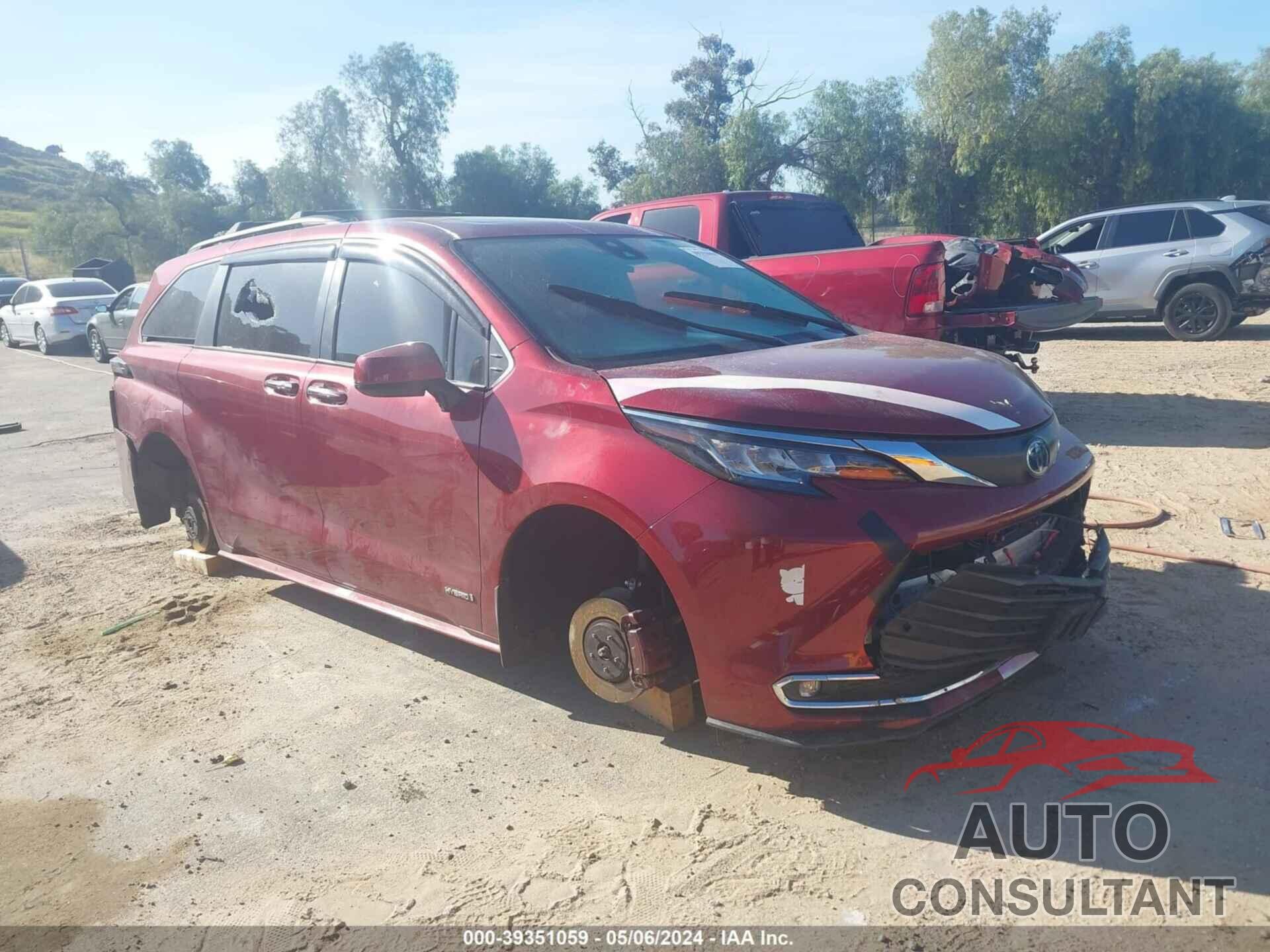 TOYOTA SIENNA 2021 - 5TDYRKEC3MS067783