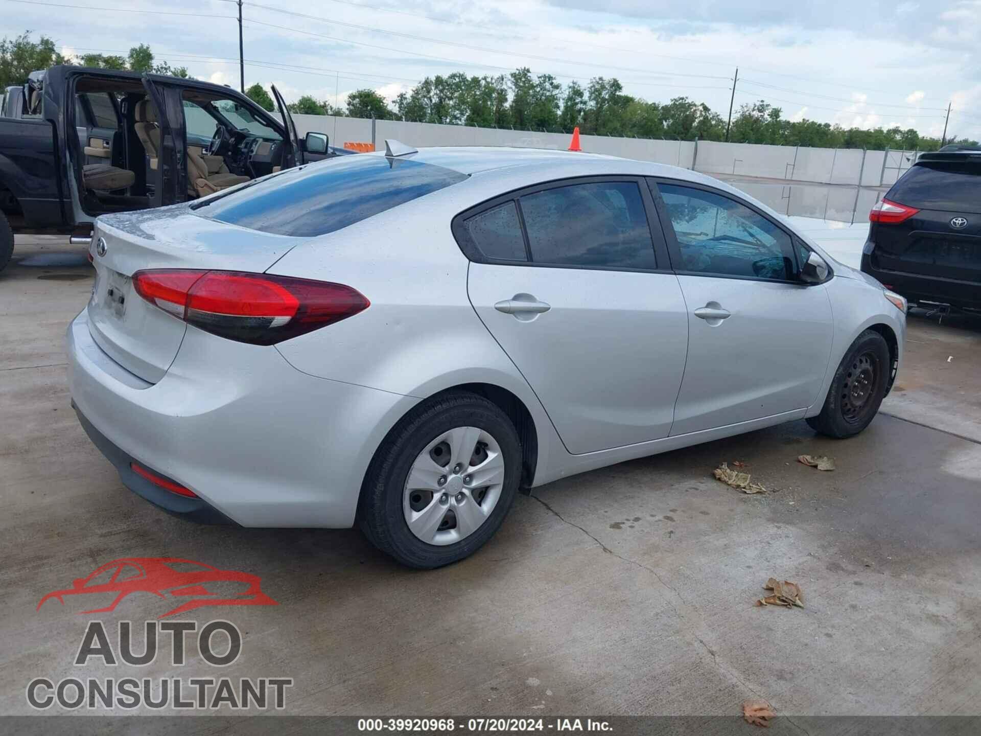 KIA FORTE 2017 - 3KPFK4A79HE079176
