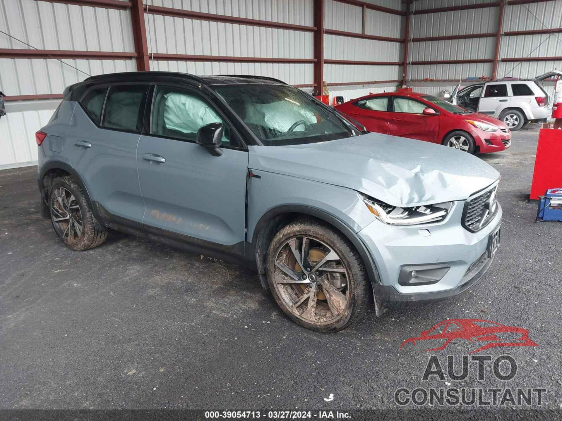 VOLVO XC40 2022 - YV4162UM0N2697481