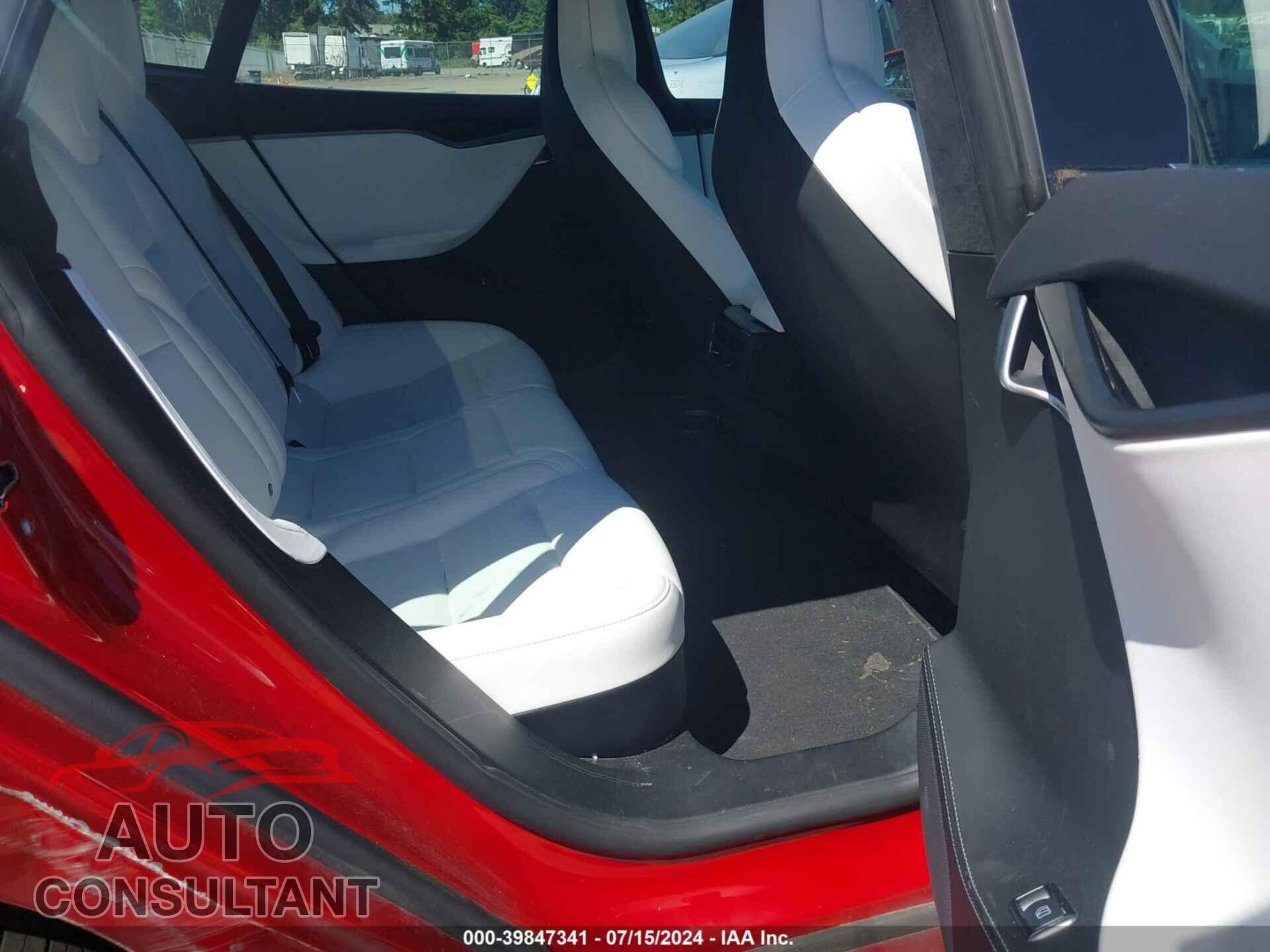TESLA MODEL S 2018 - 5YJSA1E29JF262575
