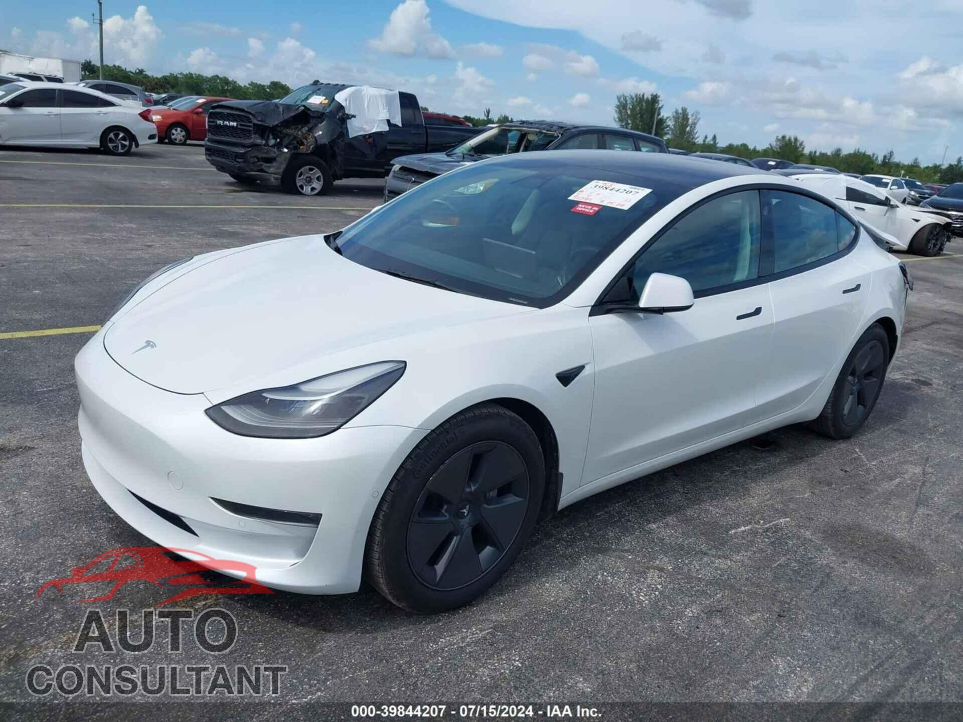 TESLA MODEL 3 2022 - 5YJ3E1EB0NF103085