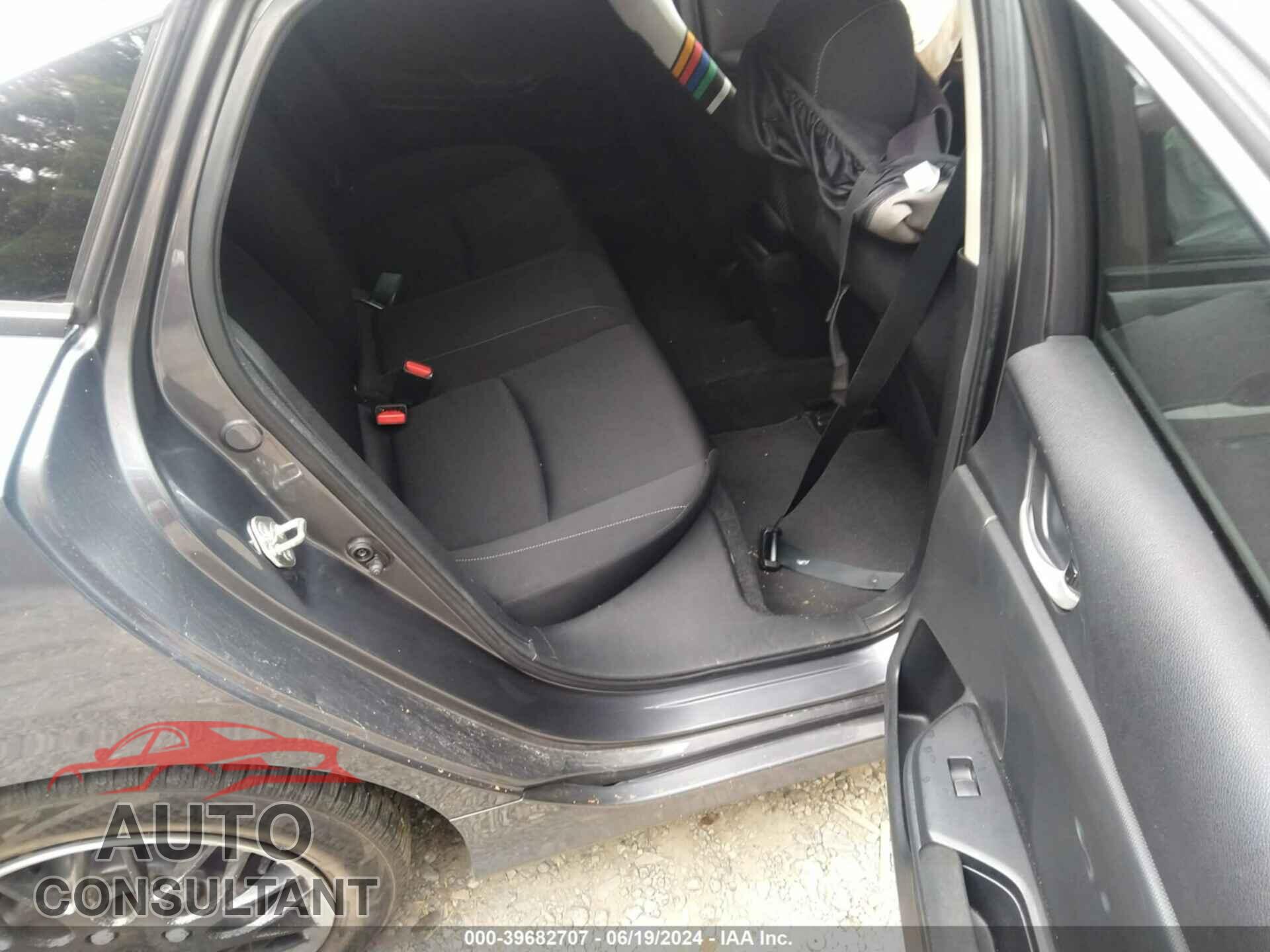 HONDA CIVIC 2019 - 2HGFC2F68KH551575