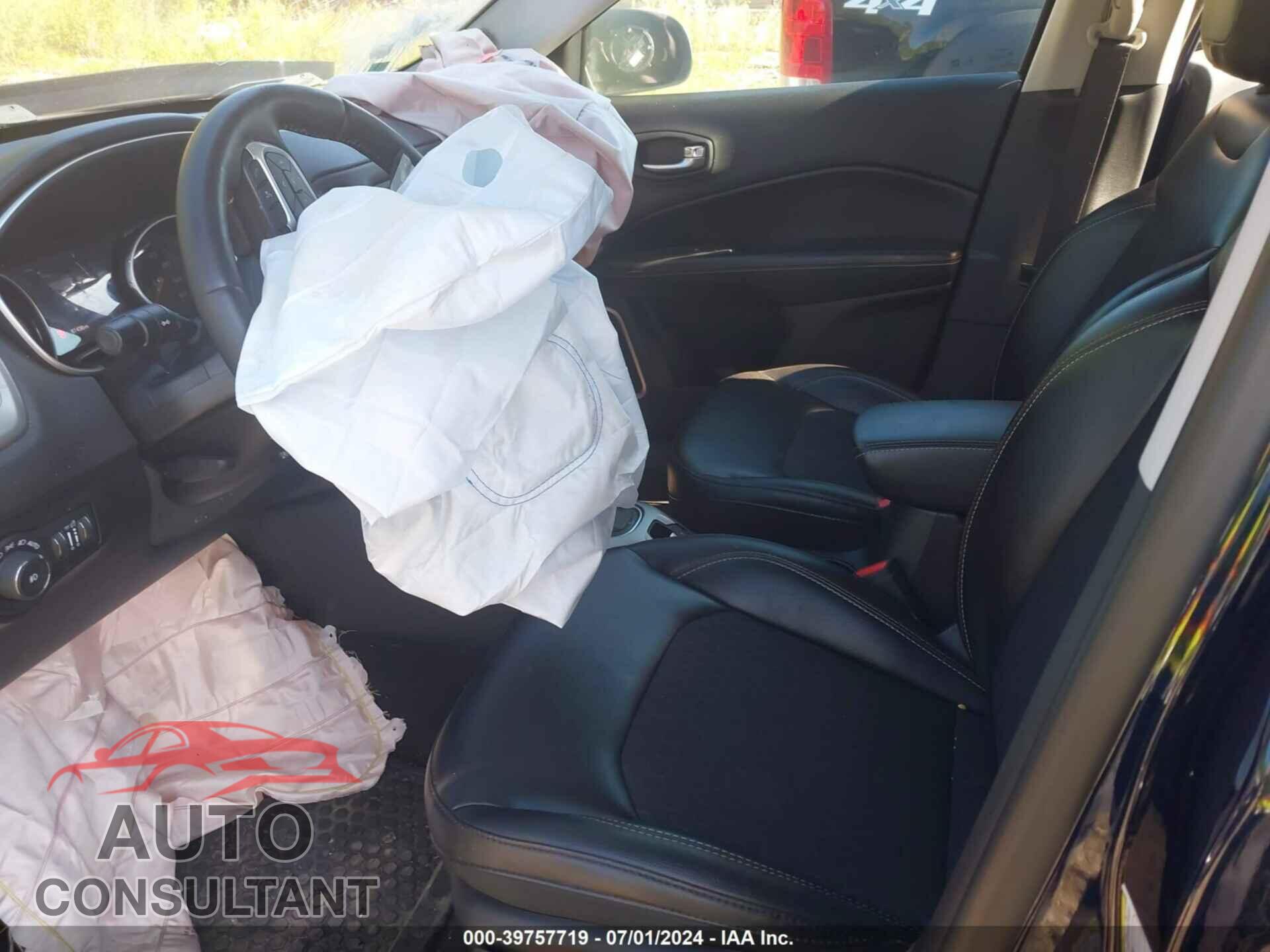 JEEP COMPASS 2018 - 3C4NJDBB7JT454534
