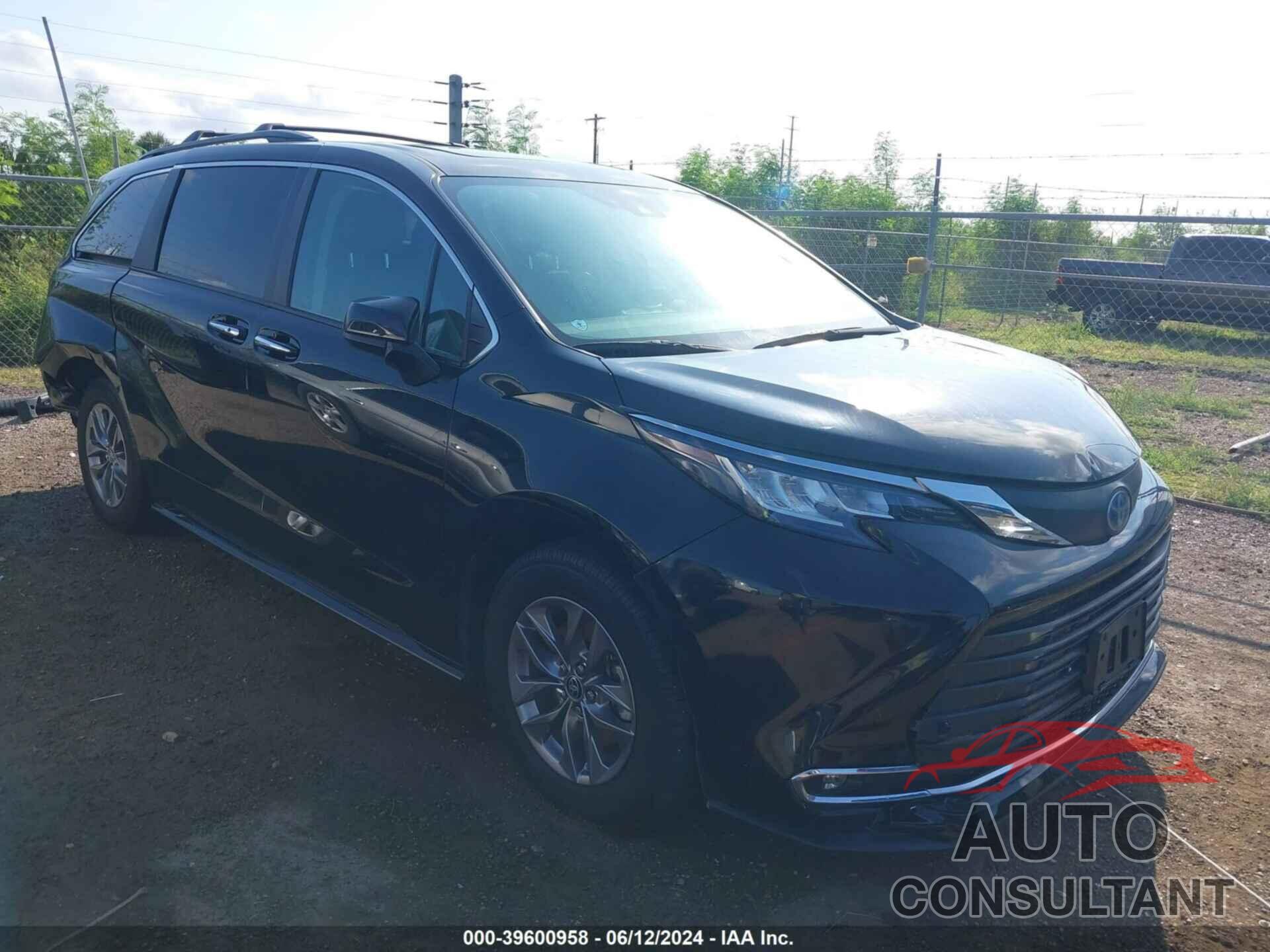 TOYOTA SIENNA 2023 - 5TDJRKEC9PS175069