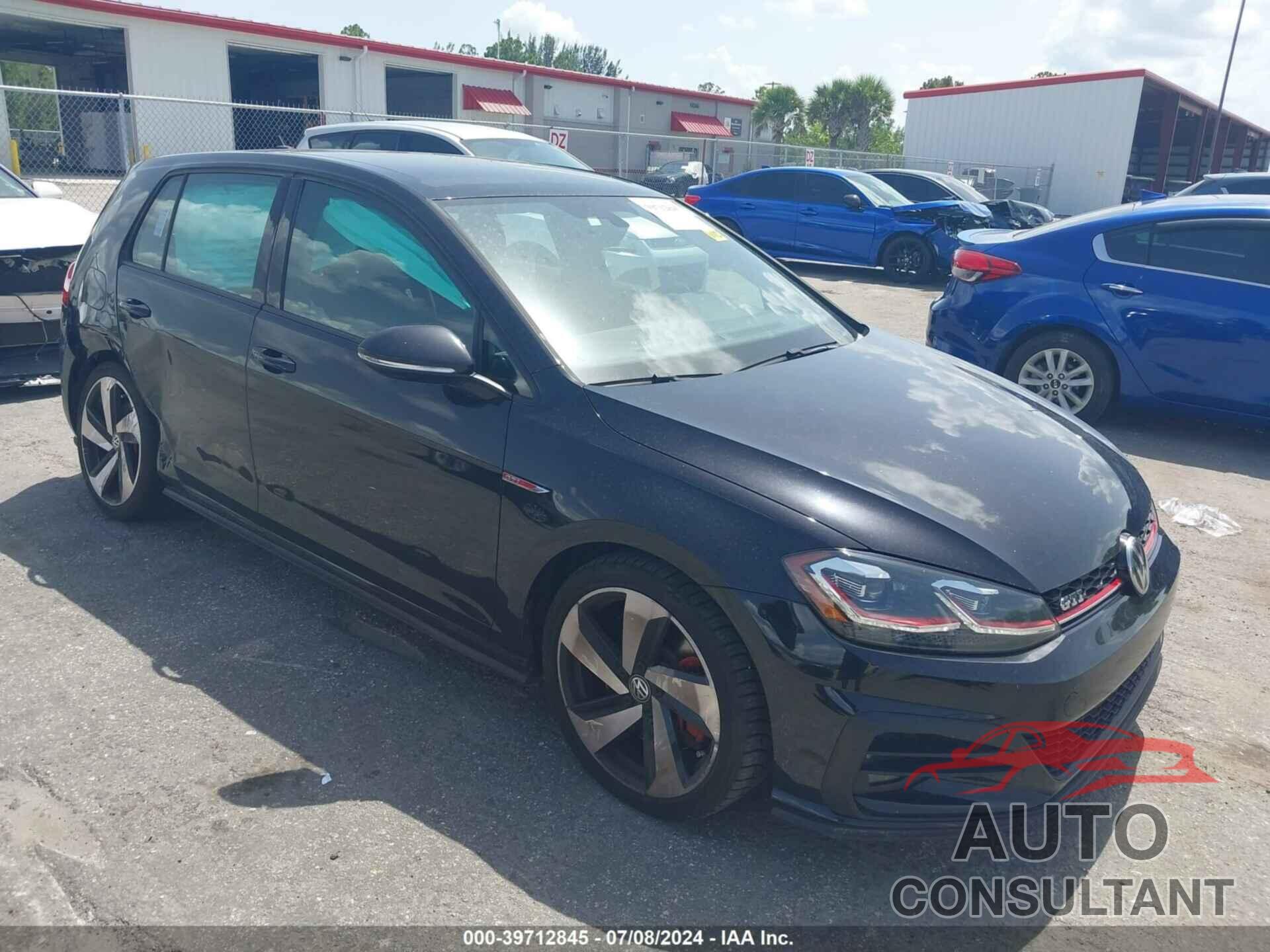 VOLKSWAGEN GOLF GTI 2018 - 3VW447AU7JM279877