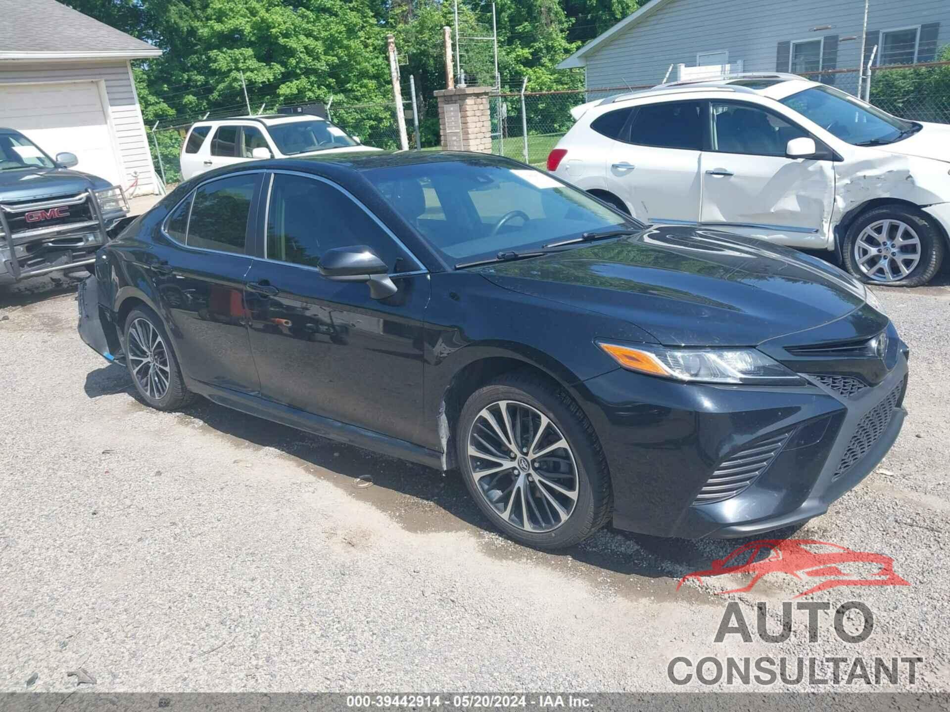 TOYOTA CAMRY 2018 - JTNB11HKXJ3021158