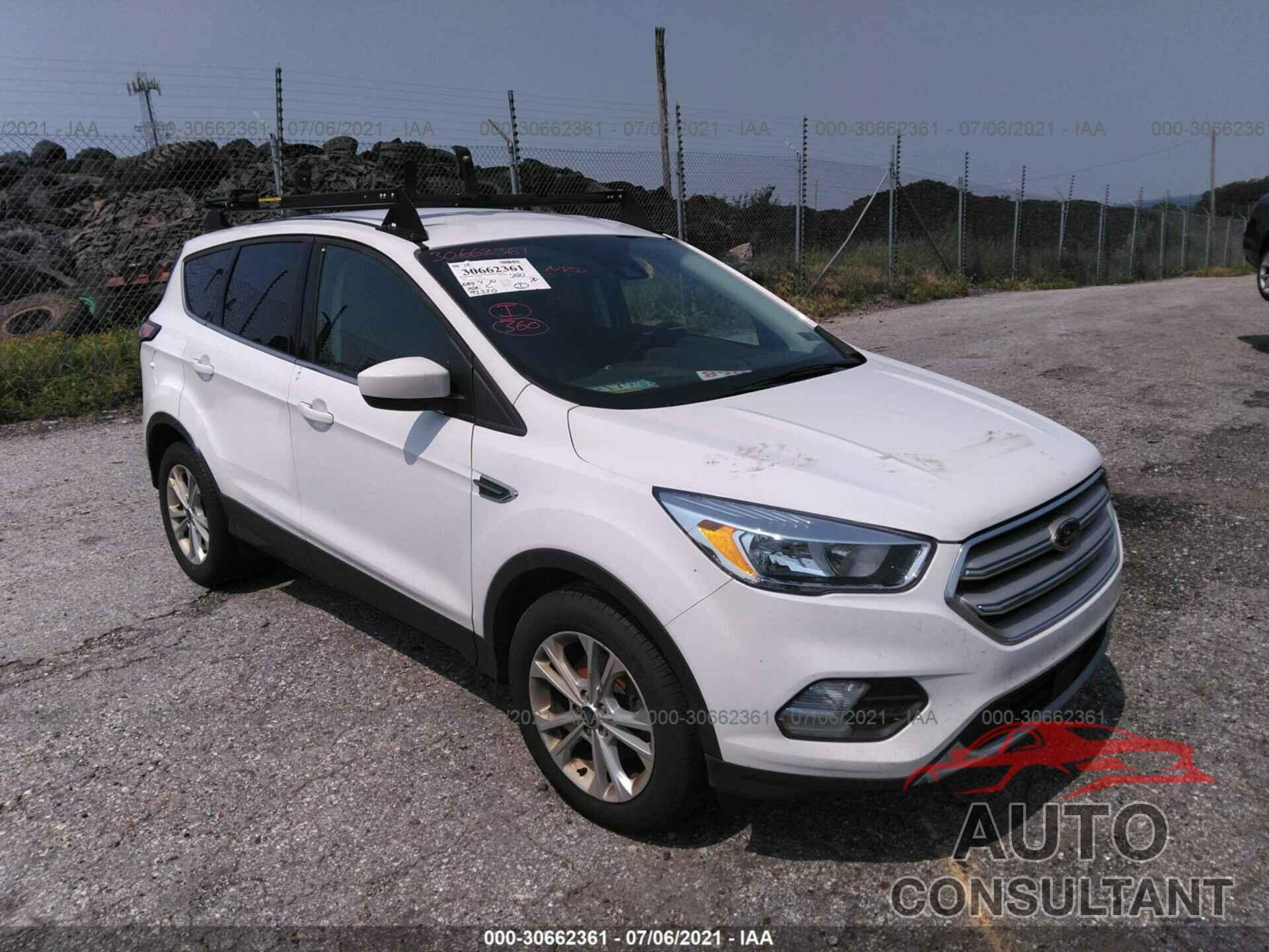 FORD ESCAPE 2018 - 1FMCU0GD2JUC50226