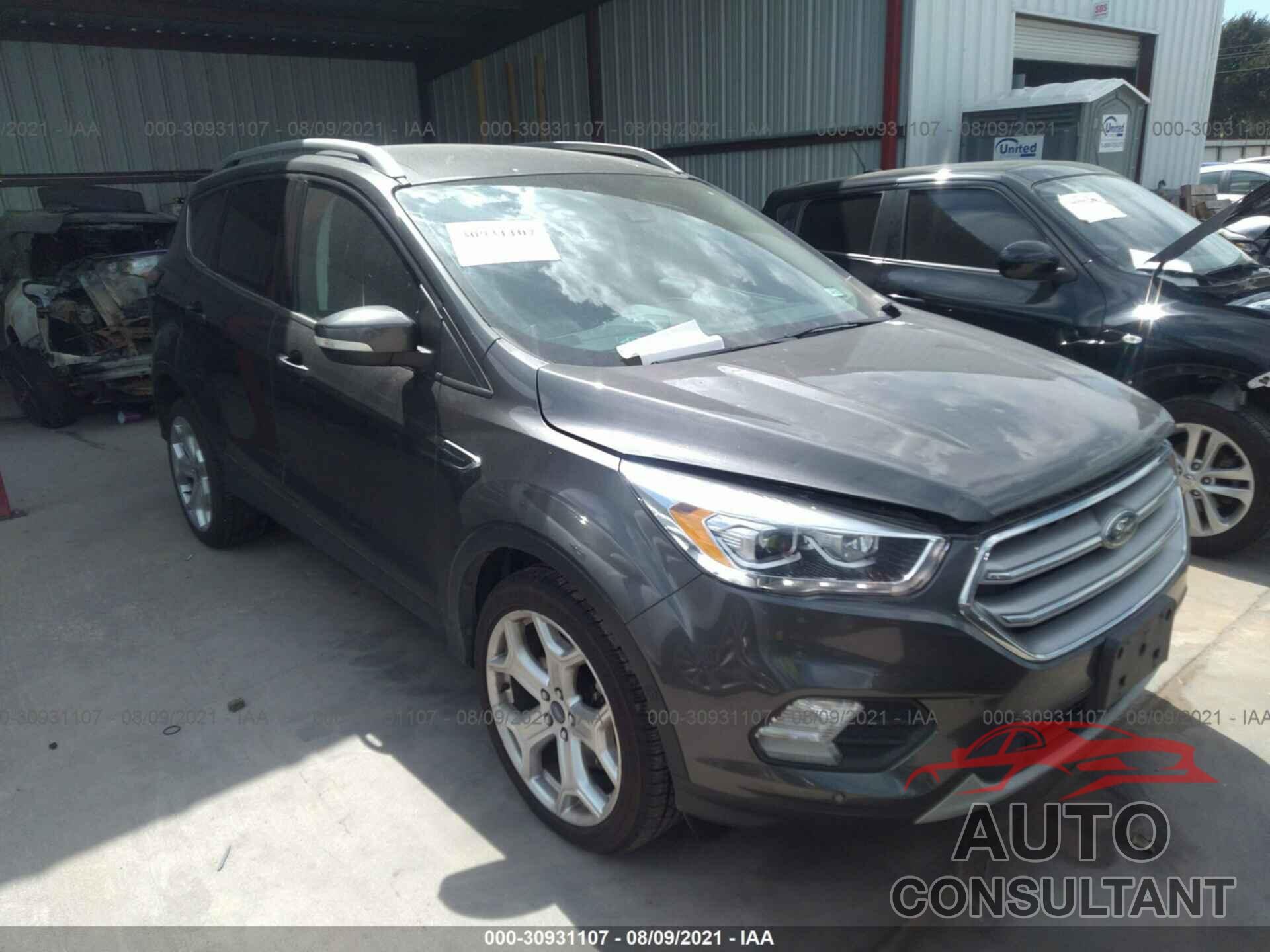 FORD ESCAPE 2017 - 1FMCU0J90HUF07012