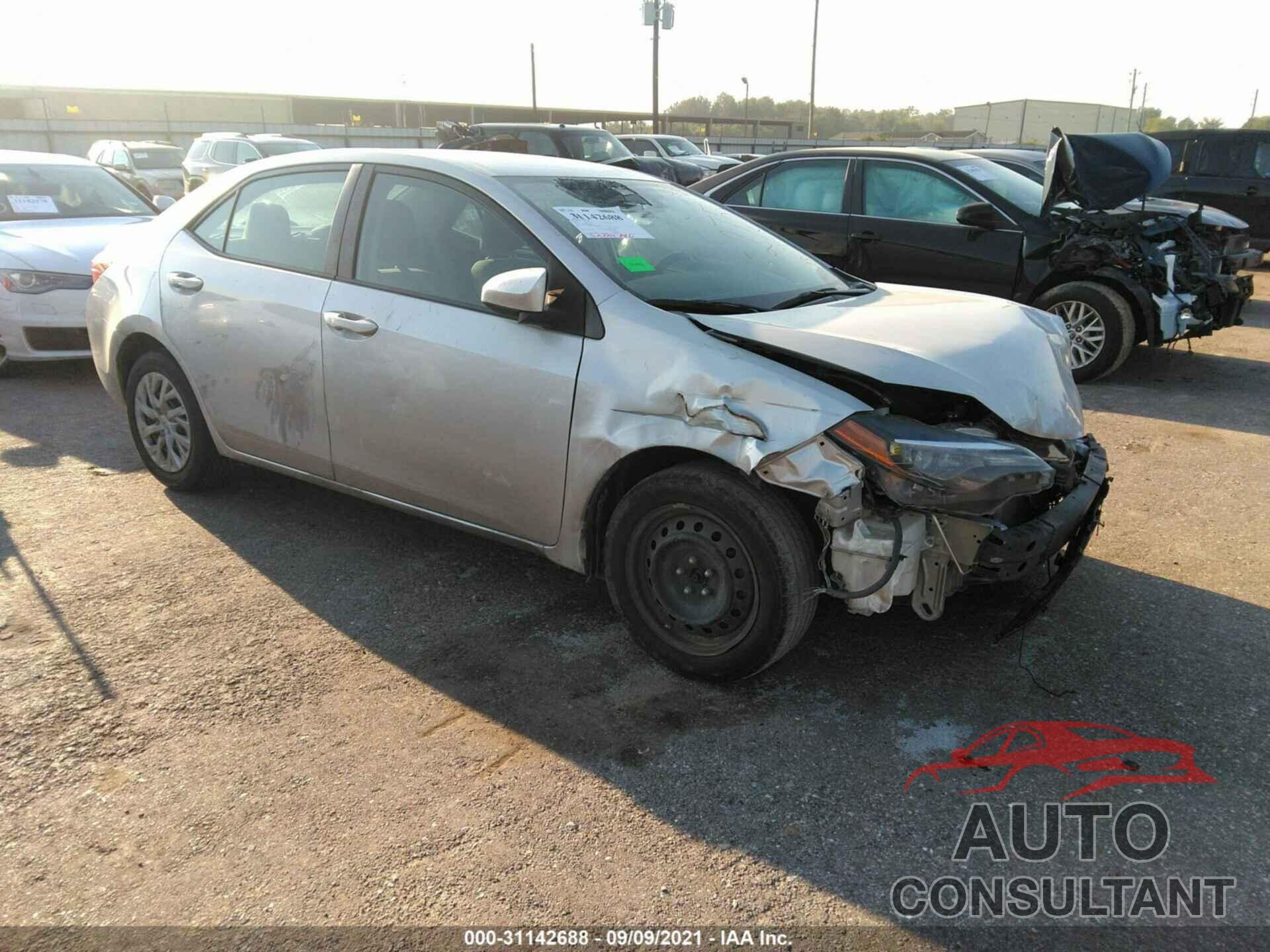 TOYOTA COROLLA 2018 - 5YFBURHEXJP848623