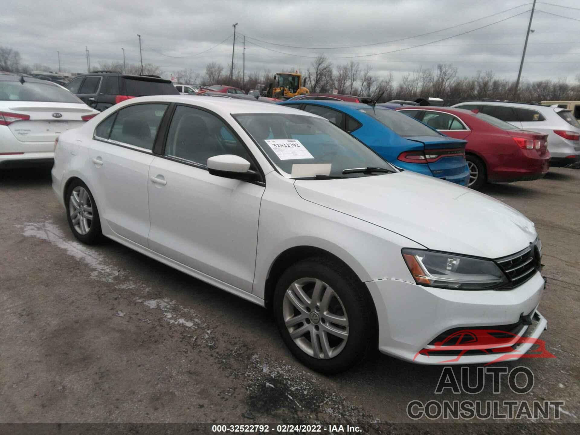 VOLKSWAGEN JETTA 2018 - 3VW2B7AJ8JM208724