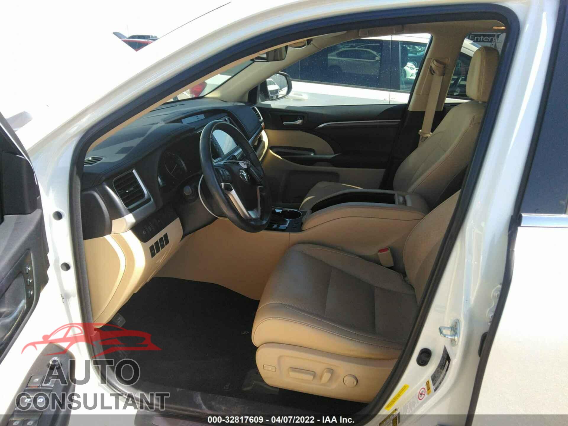 TOYOTA HIGHLANDER 2018 - 5TDYZRFH7JS247802