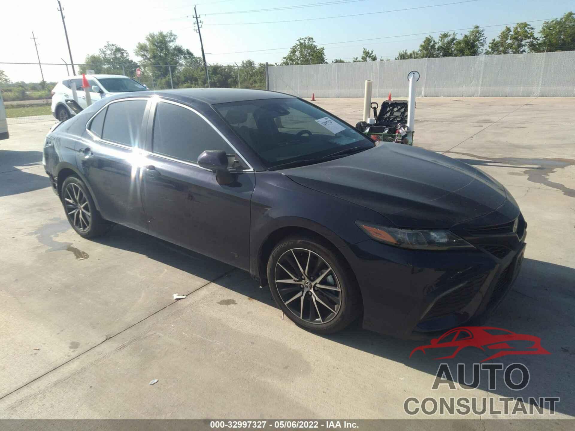 TOYOTA CAMRY 2022 - 4T1G11AK1NU653580