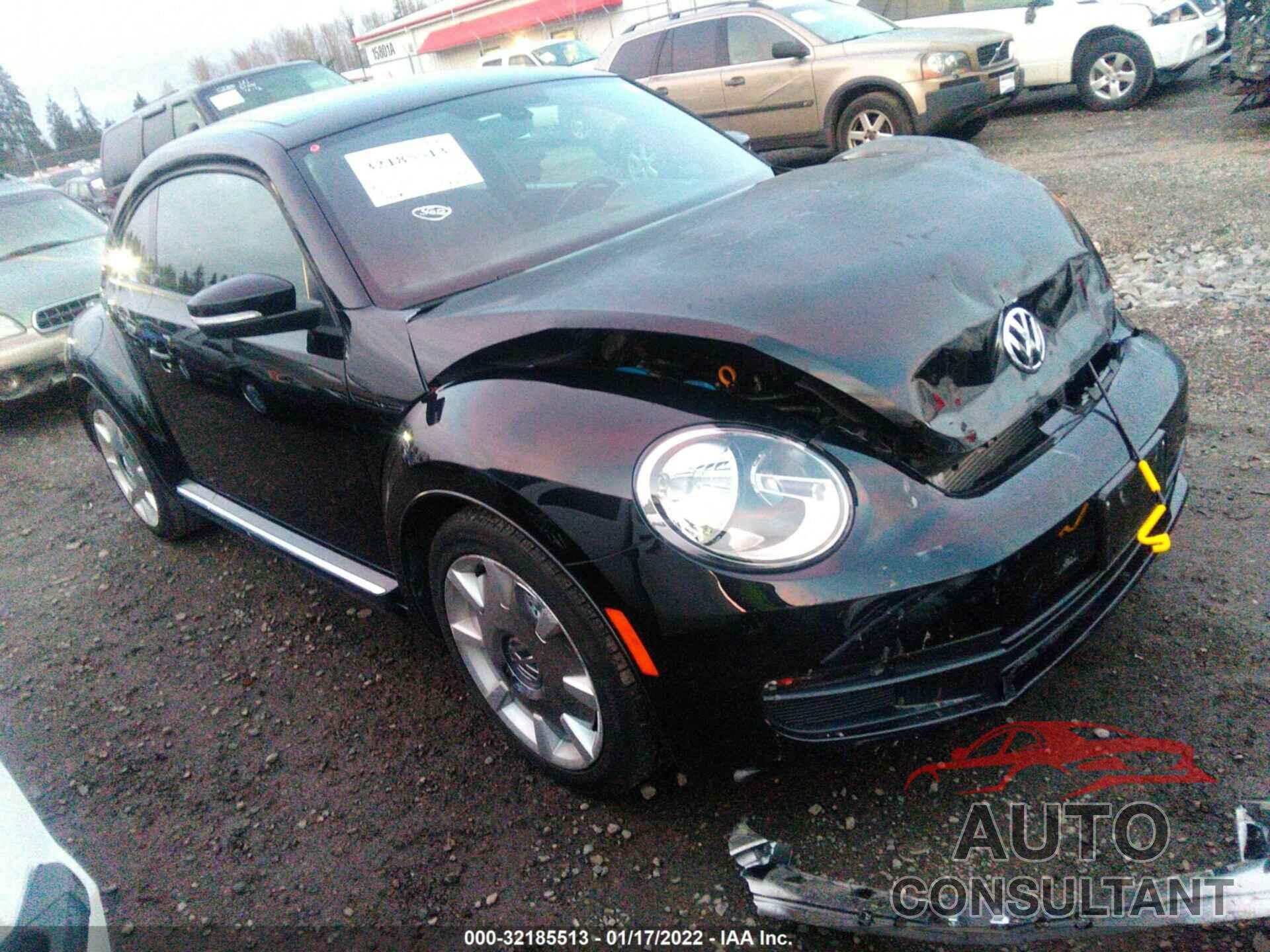 VOLKSWAGEN BEETLE COUPE 2016 - 3VWJ17AT5GM613187