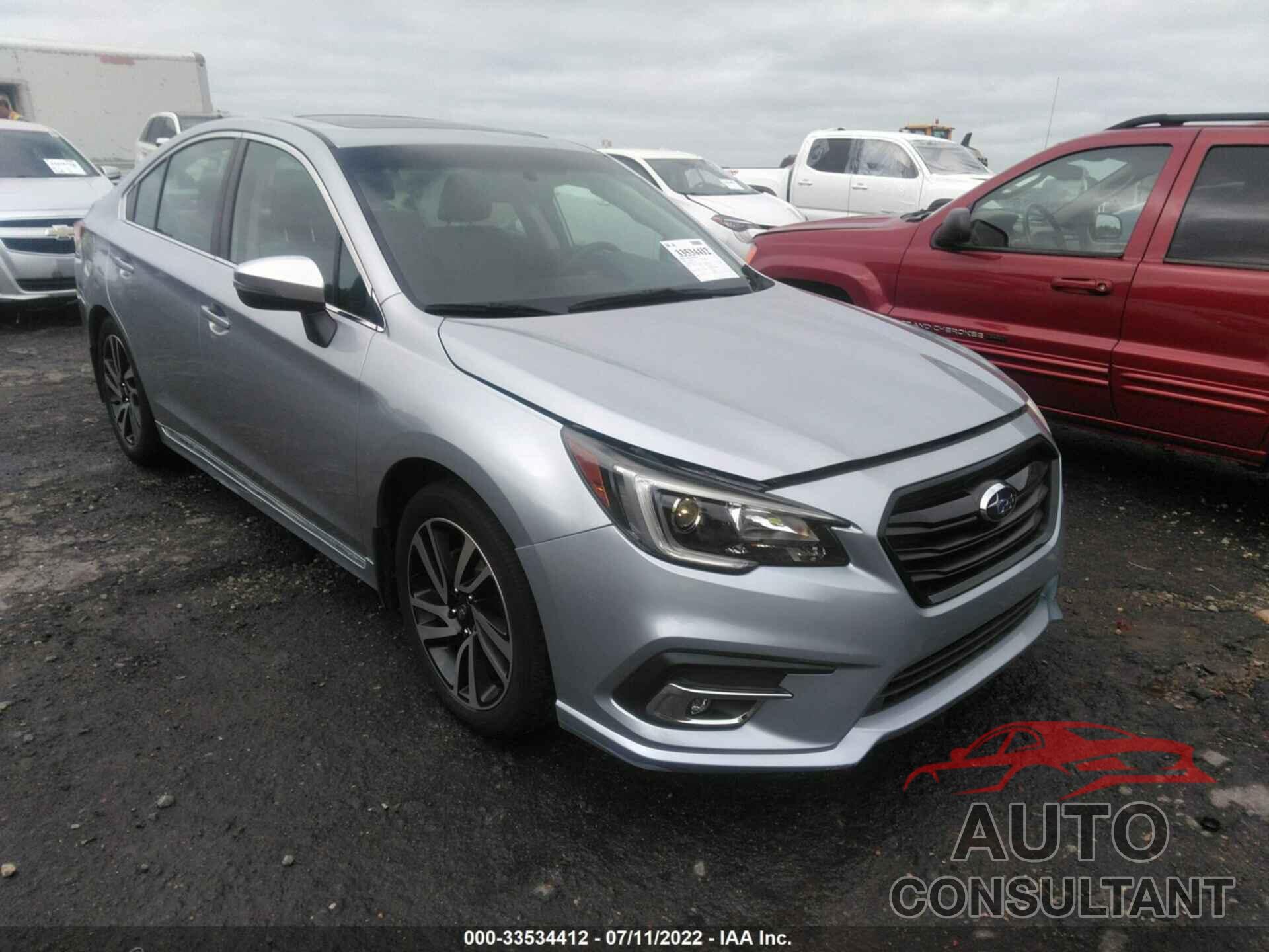 SUBARU LEGACY 2018 - 4S3BNAR67J3012895