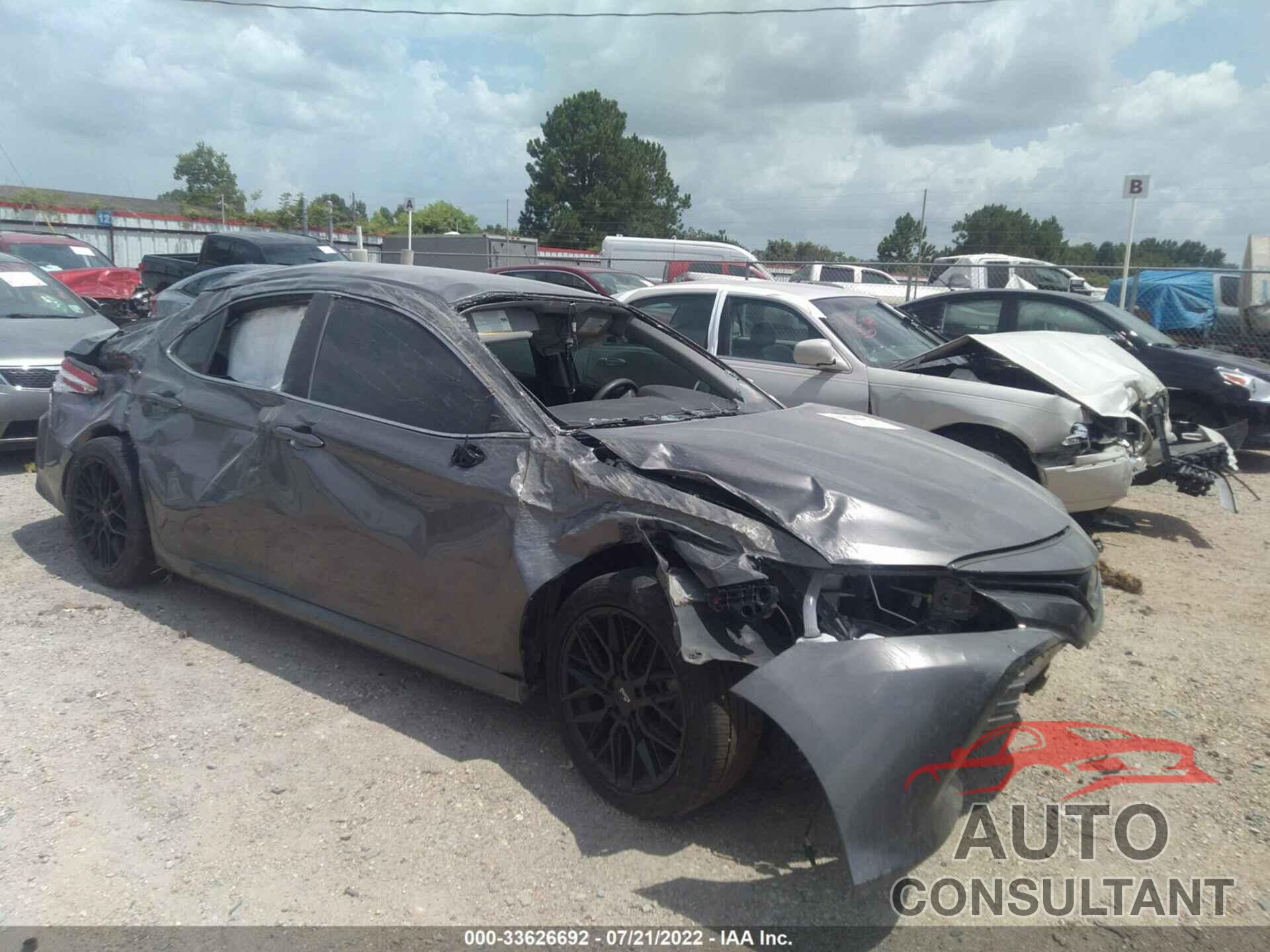 TOYOTA CAMRY 2018 - 4T1B11HK7JU052314