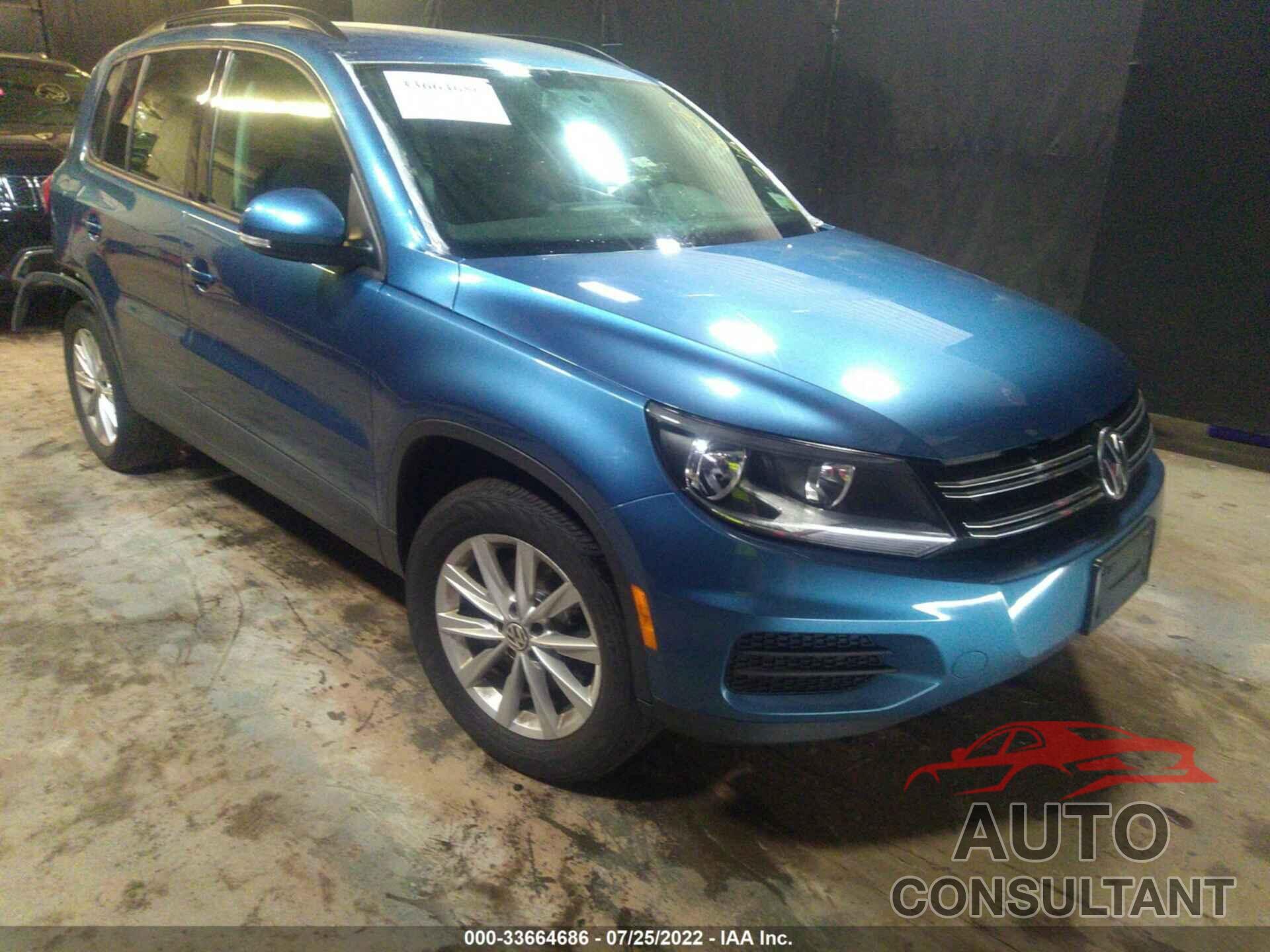 VOLKSWAGEN TIGUAN LIMITED 2018 - WVGBV7AX3JK000736