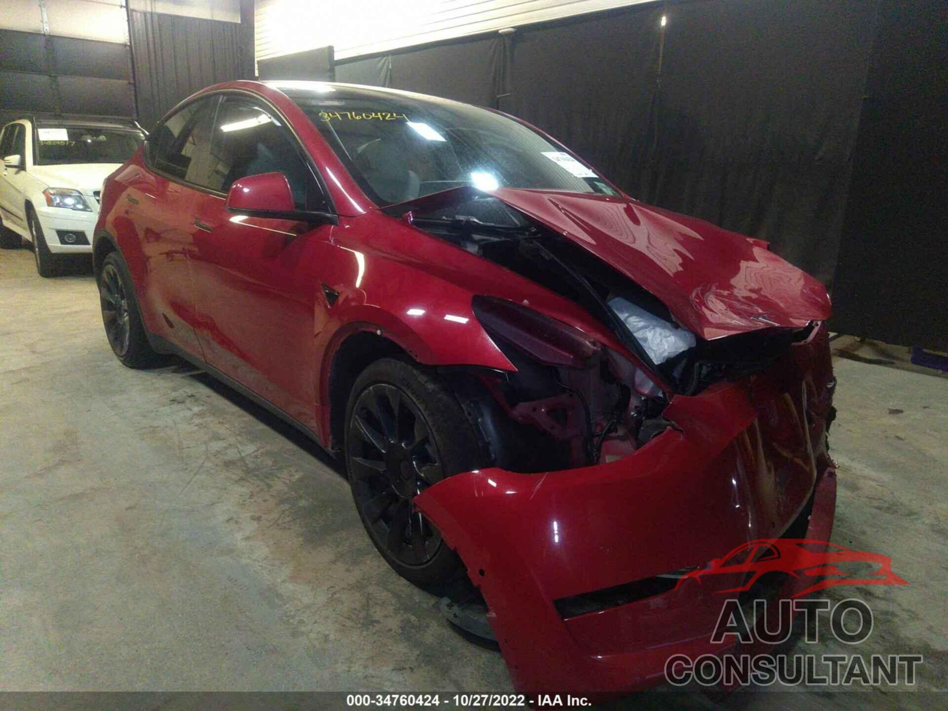 TESLA MODEL Y 2021 - 5YJYGDEE4MF075317