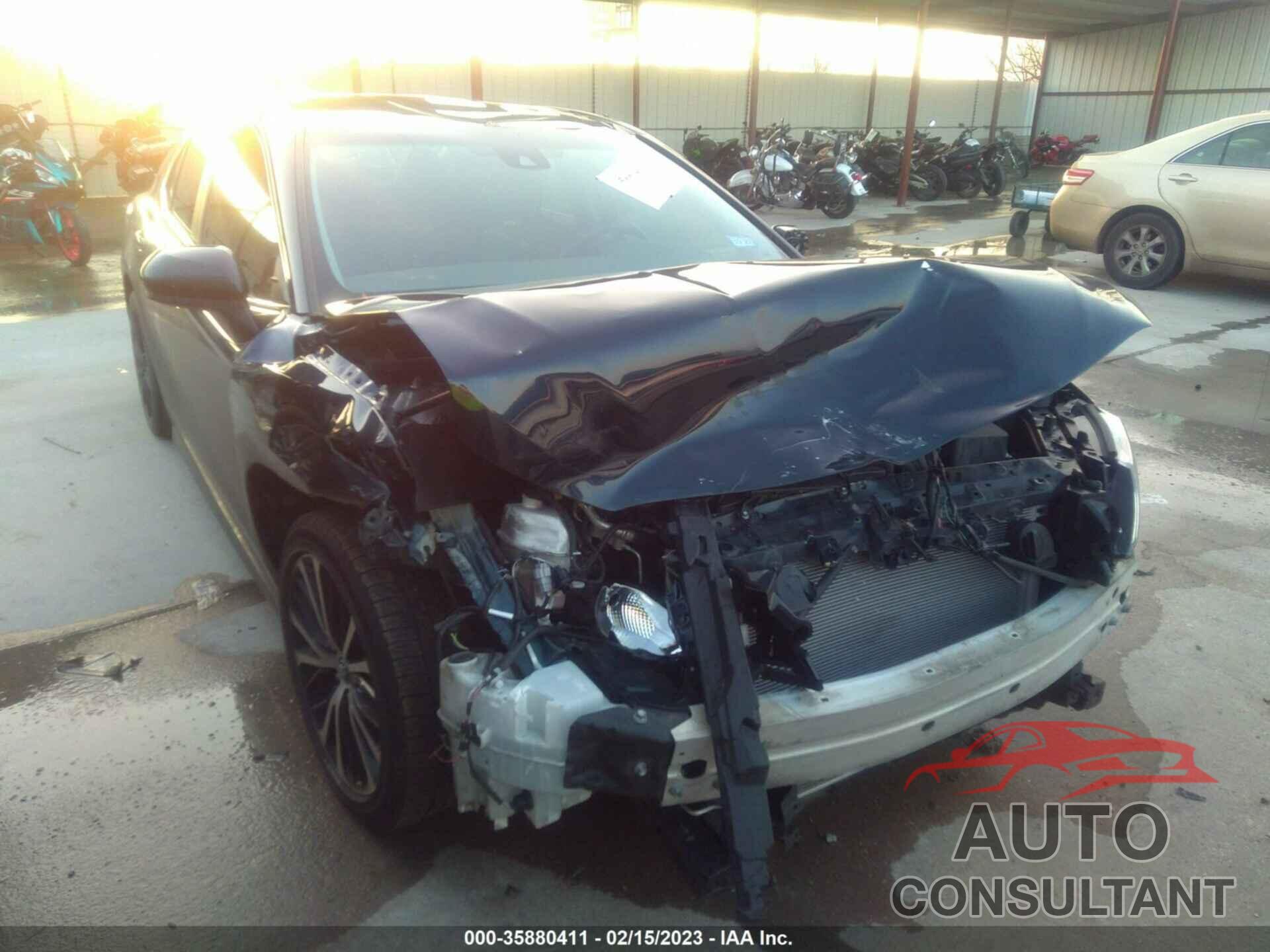 TOYOTA CAMRY 2018 - 4T1B11HK1JU669269