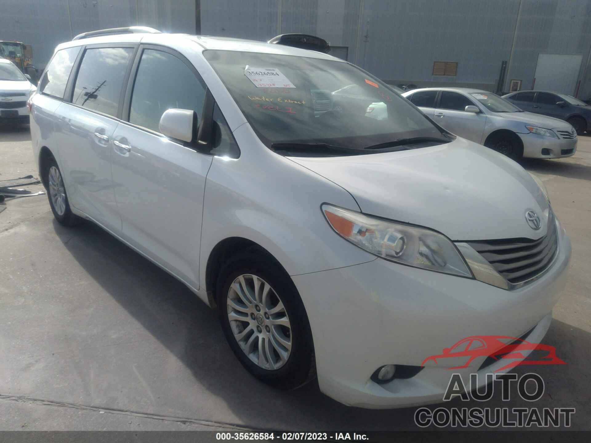 TOYOTA SIENNA 2015 - 5TDYK3DC8FS566254