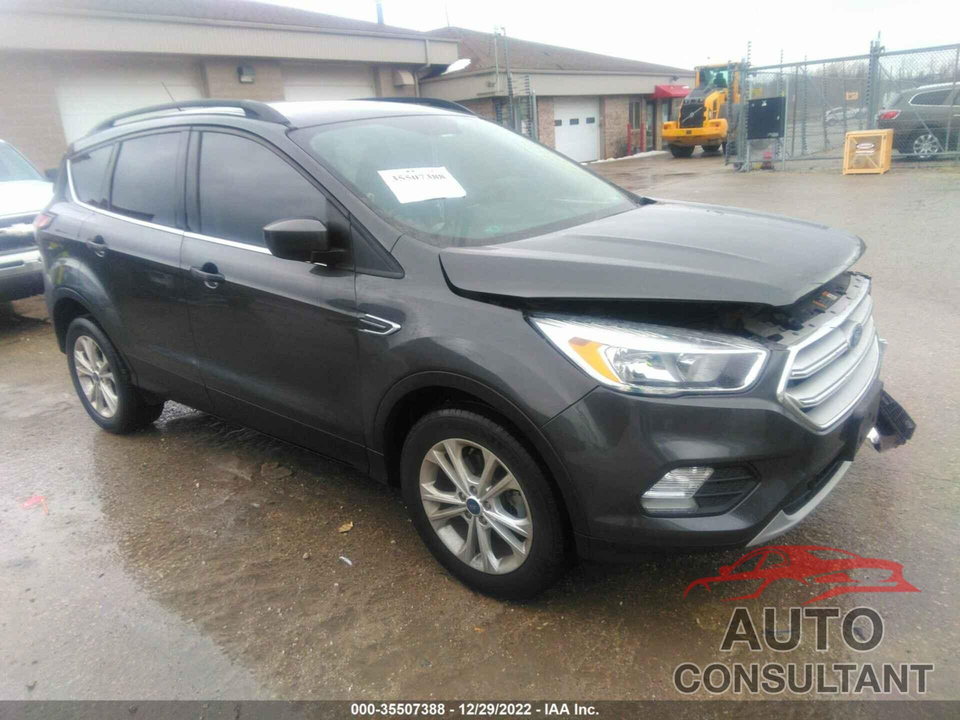 FORD ESCAPE 2018 - 1FMCU0GD5JUD01315