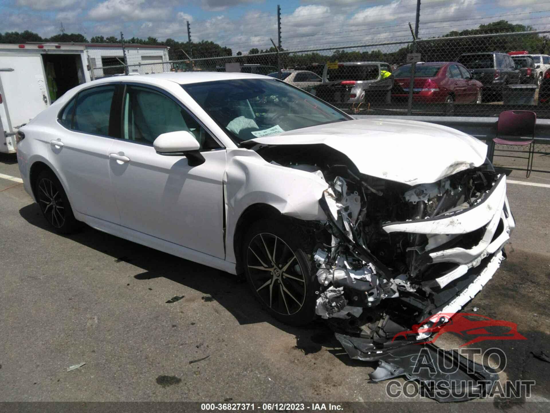 TOYOTA CAMRY 2022 - 4T1G11AK7NU681027