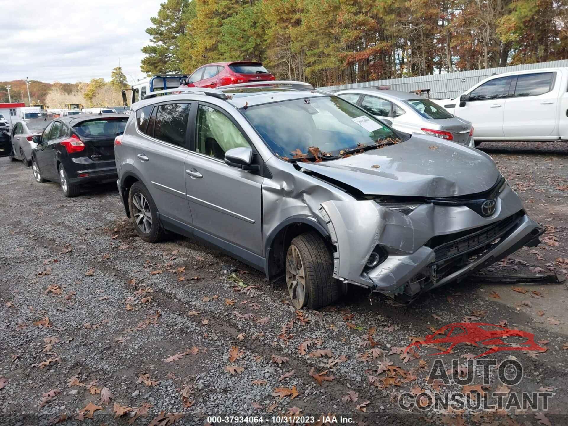 TOYOTA RAV4 2018 - JTMRFREV4JJ227069