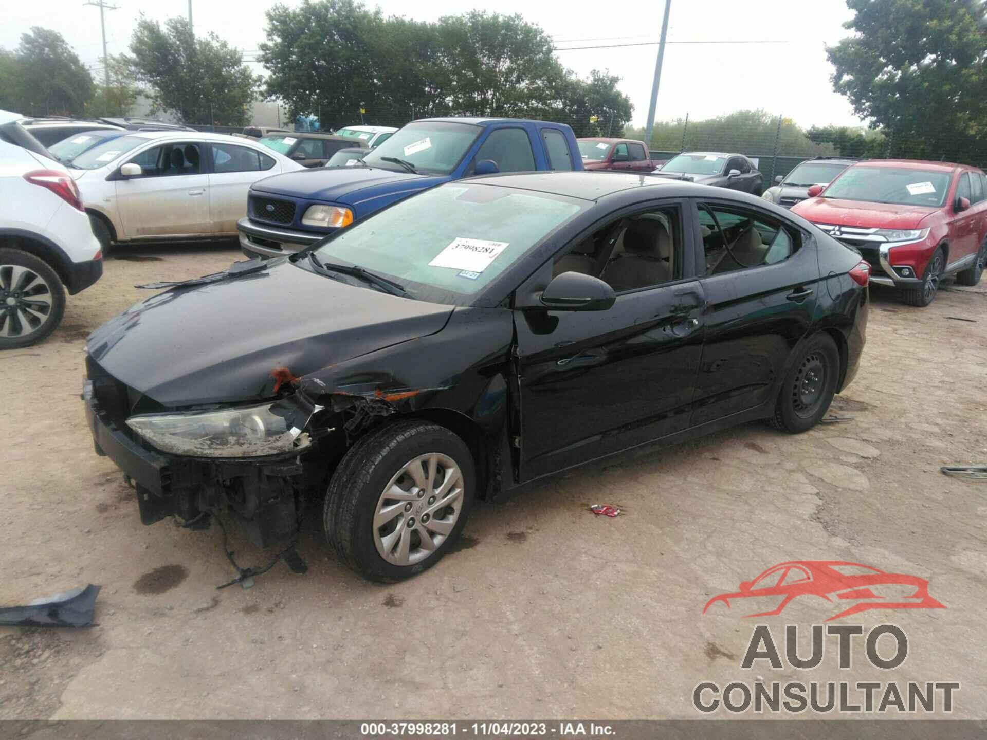 HYUNDAI ELANTRA 2017 - KMHD74LF0HU116366