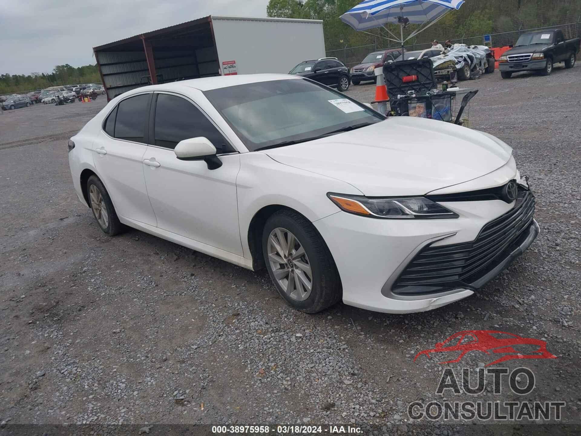 TOYOTA CAMRY 2021 - 4T1C11AK2MU464417