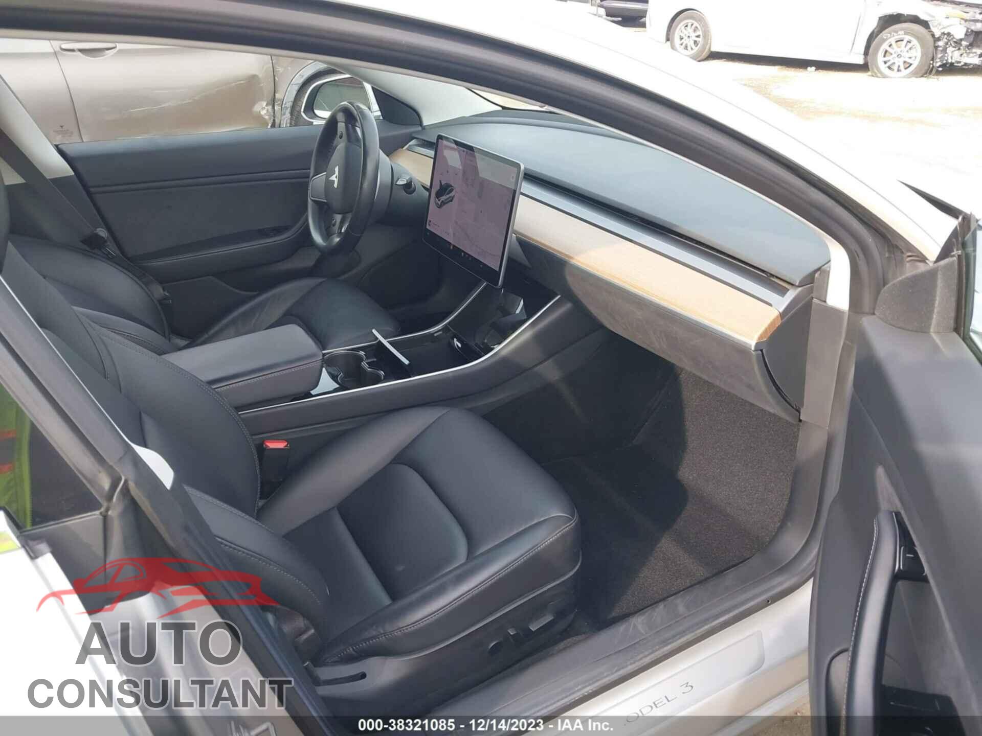 TESLA MODEL 3 2018 - 5YJ3E1EA1JF024302
