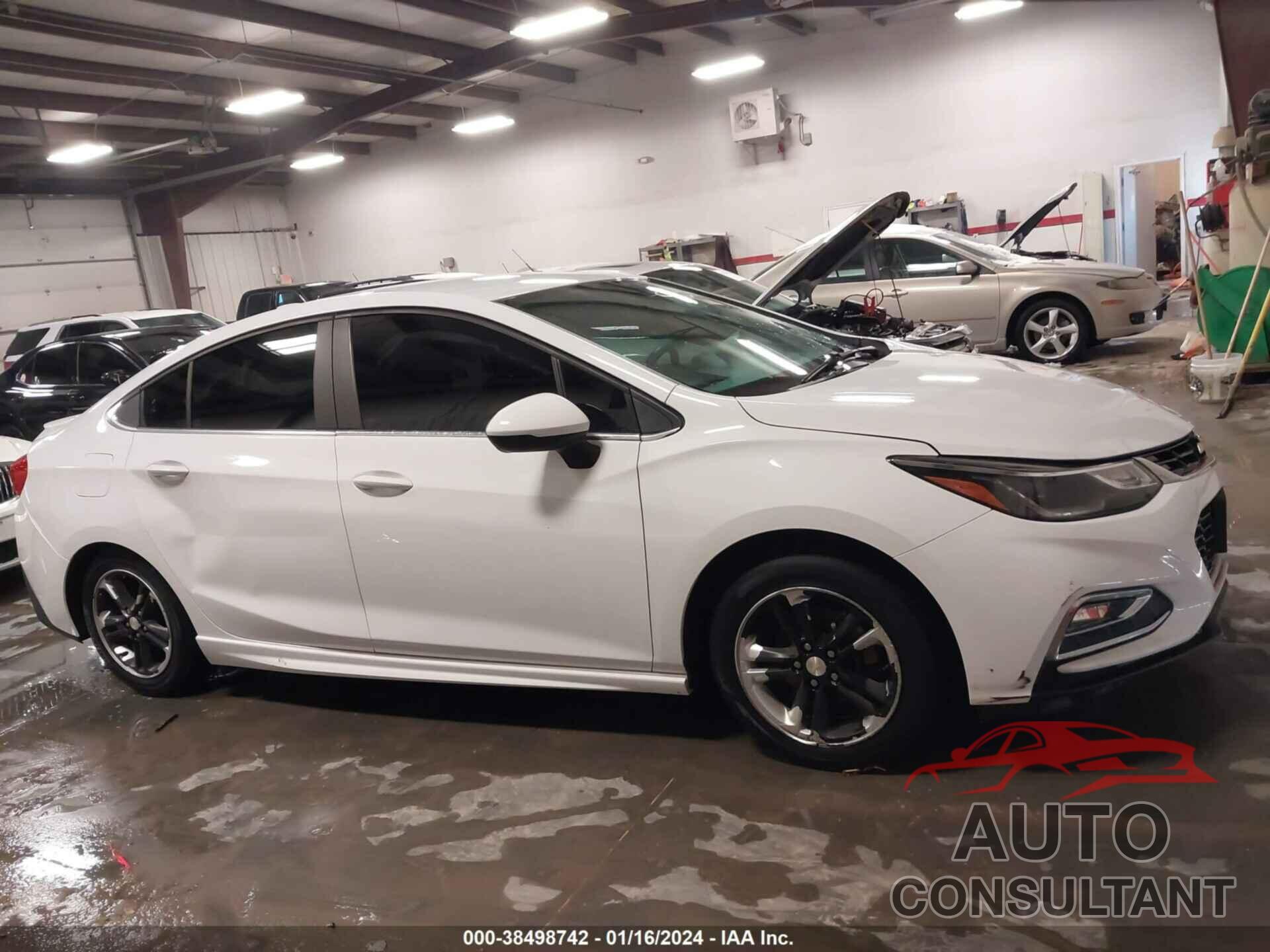 CHEVROLET CRUZE 2017 - 1G1BE5SMXH7144190