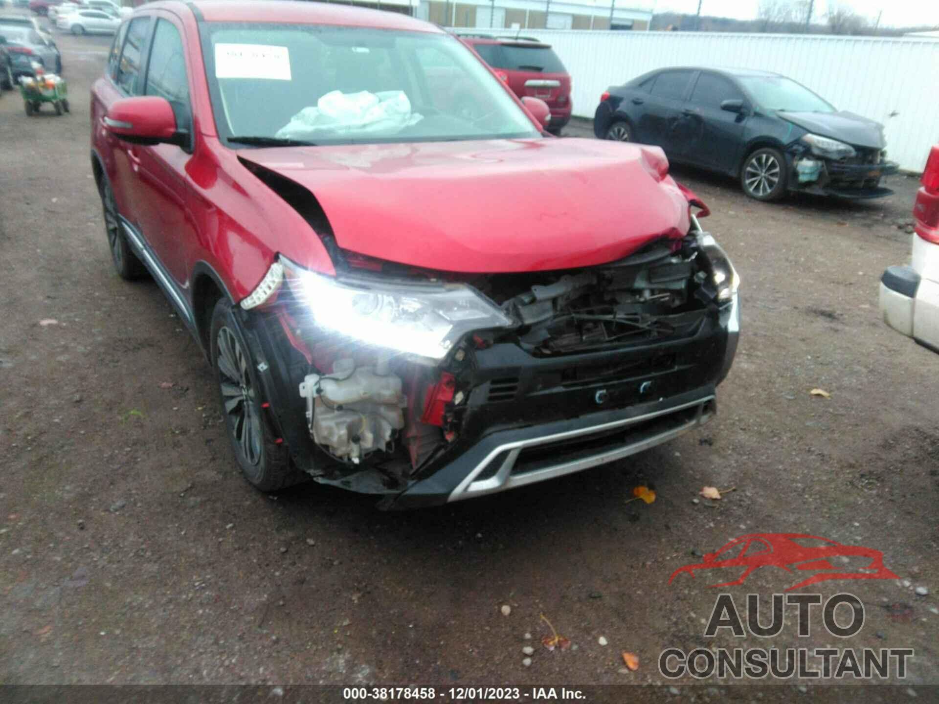 MITSUBISHI OUTLANDER 2019 - JA4AD3A38KZ045019