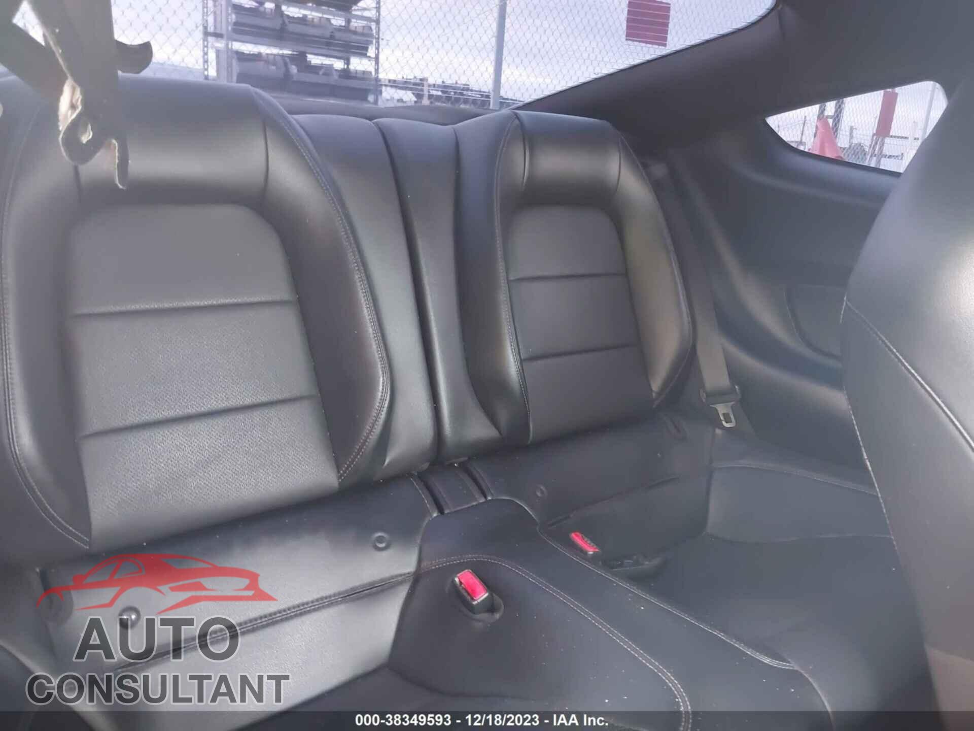 FORD MUSTANG 2017 - 1FA6P8CF9H5266559