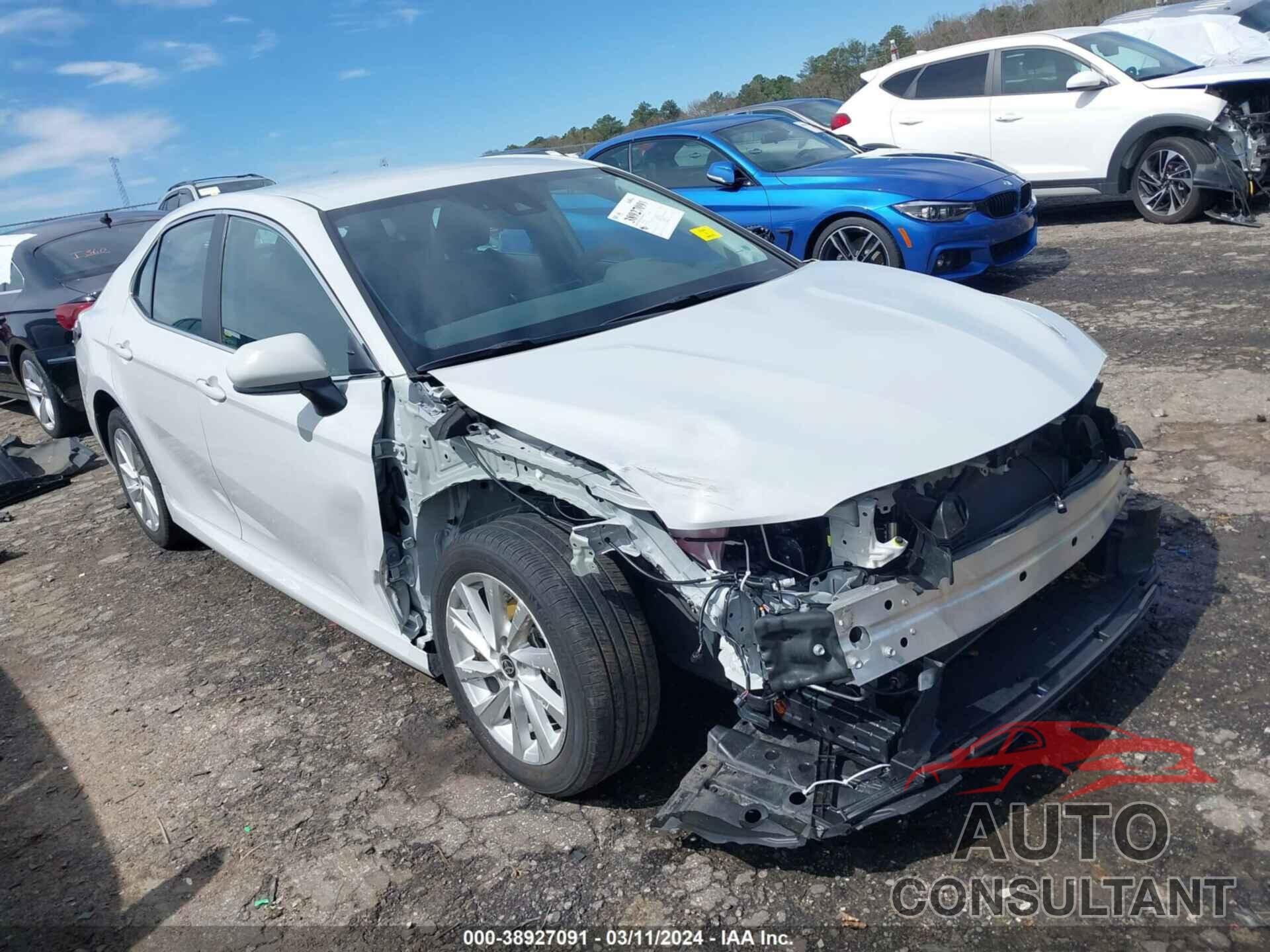 TOYOTA CAMRY 2022 - 4T1C11AK7NU031628