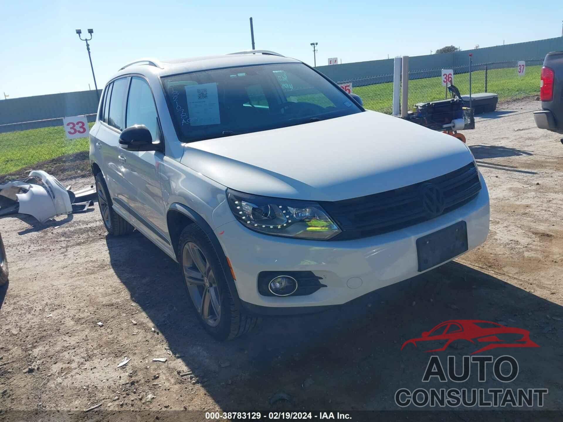 VOLKSWAGEN TIGUAN 2017 - WVGTV7AX3HW505554