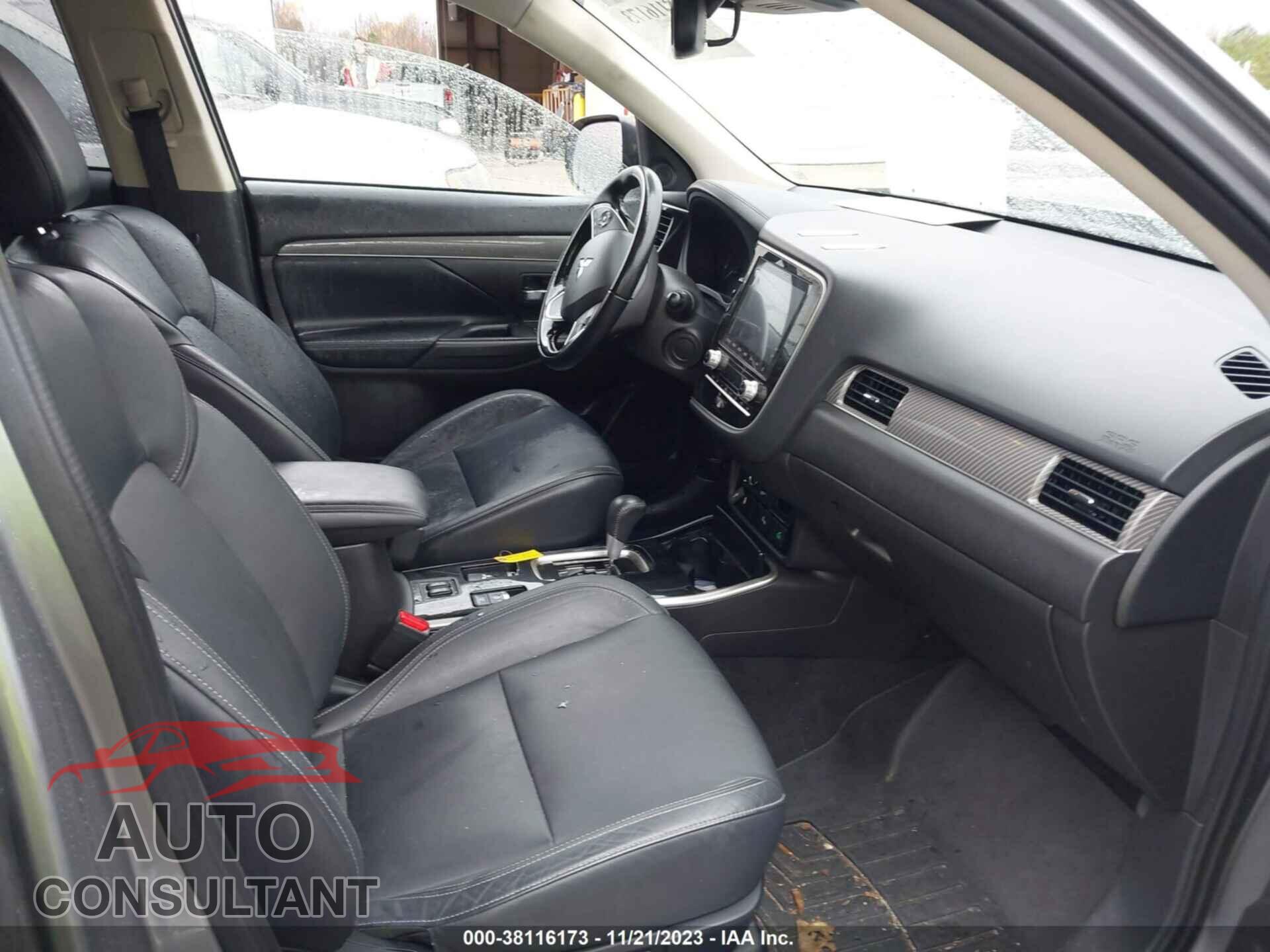 MITSUBISHI OUTLANDER 2020 - JA4AD3A36LZ018564