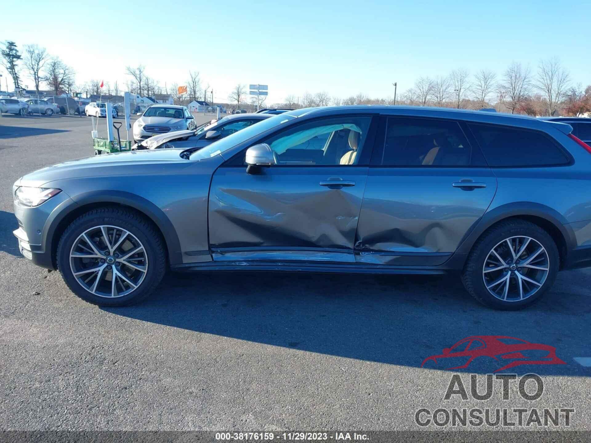 VOLVO V90 CROSS COUNTRY 2018 - YV4A22NL0J1024885