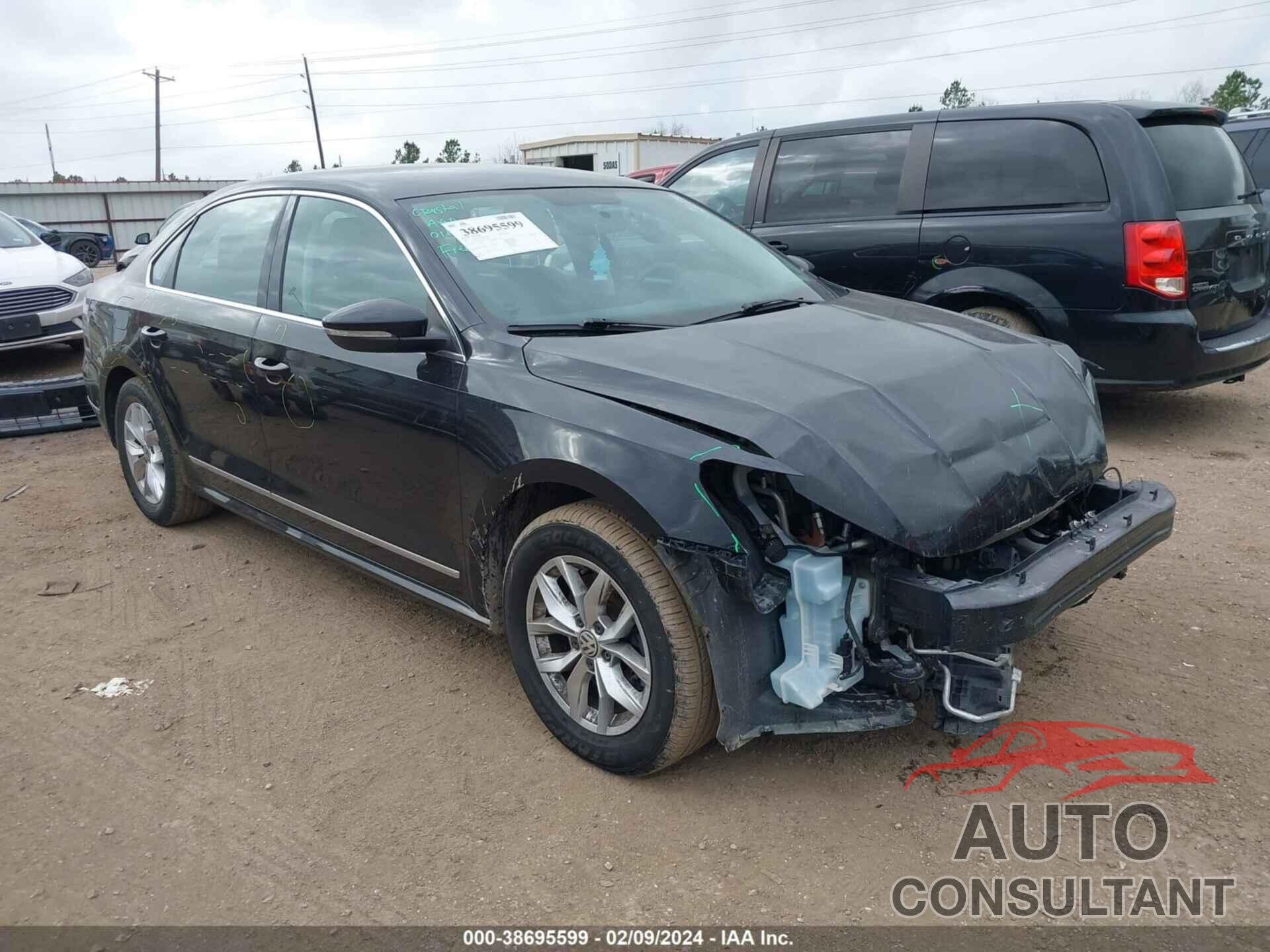 VOLKSWAGEN PASSAT 2017 - 1VWAT7A31HC013294